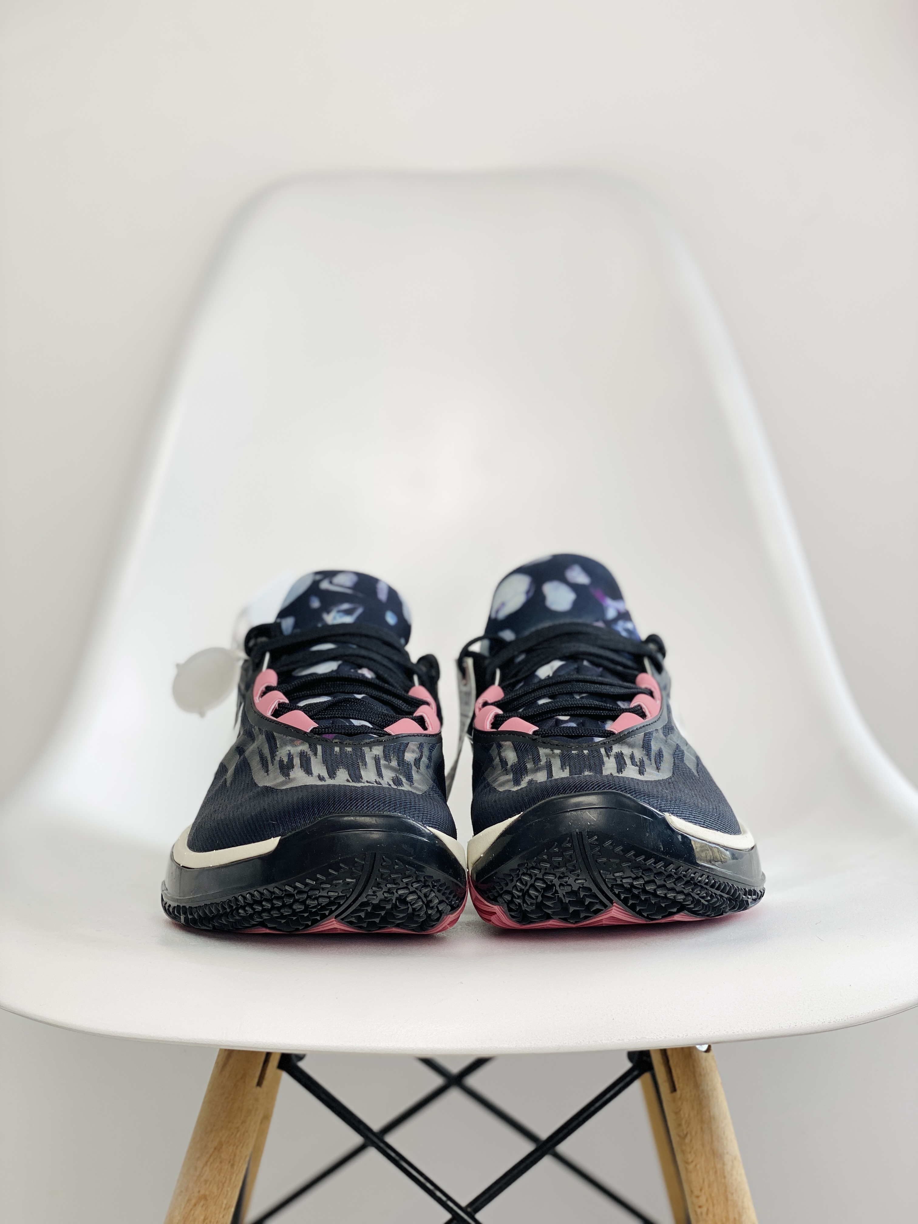 滅世 GT Cut 2.0  低筒   全掌 气垫 防滑耐磨 籃球鞋 實戰鞋 球鞋 波鞋 男鞋 白黑 DJ6013-003