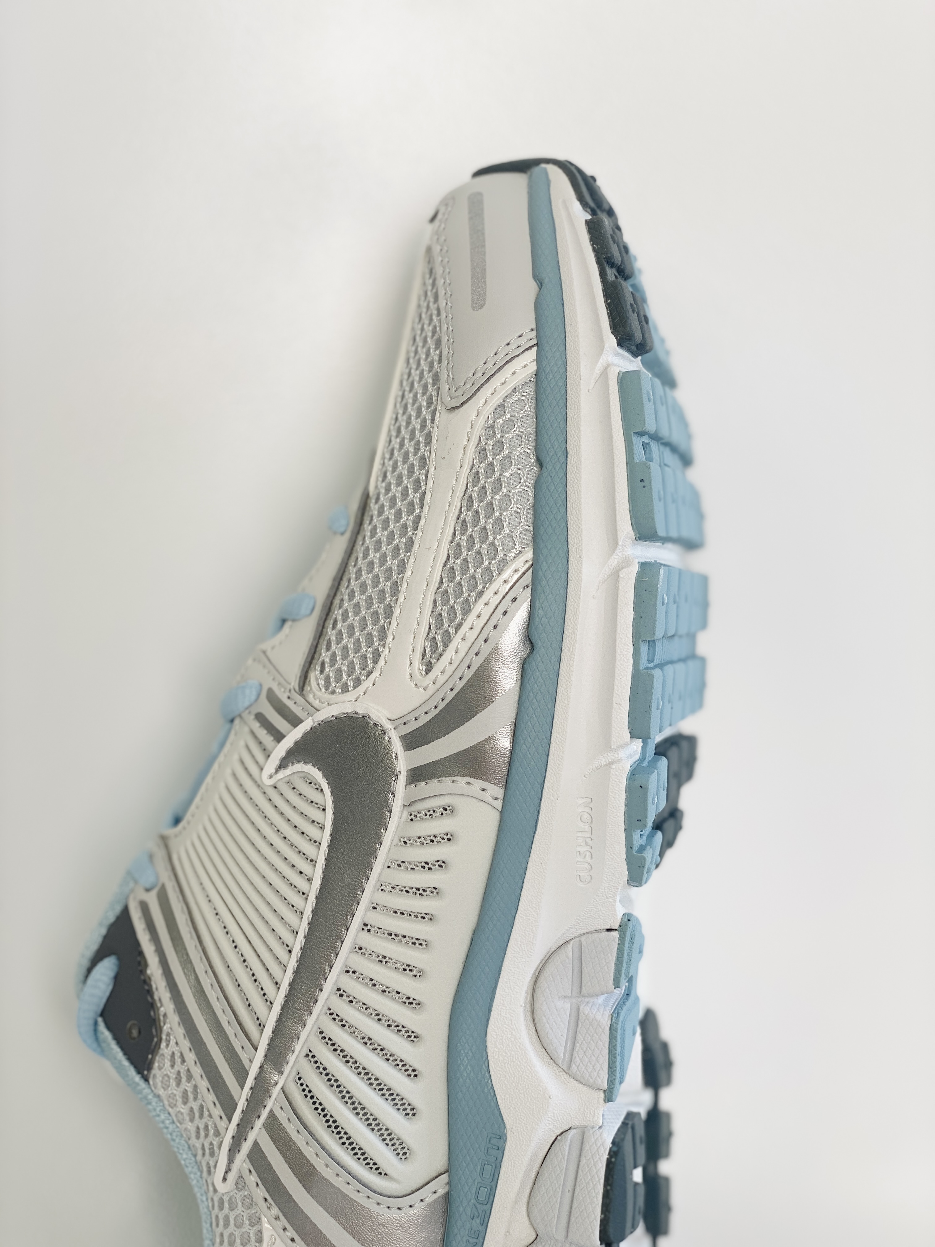 新版 Nike Air Zoom Vomero 5  前后 气垫 低筒 跑步鞋 运动鞋 男鞋 女鞋 波鞋  灰藍色 FN3432-001