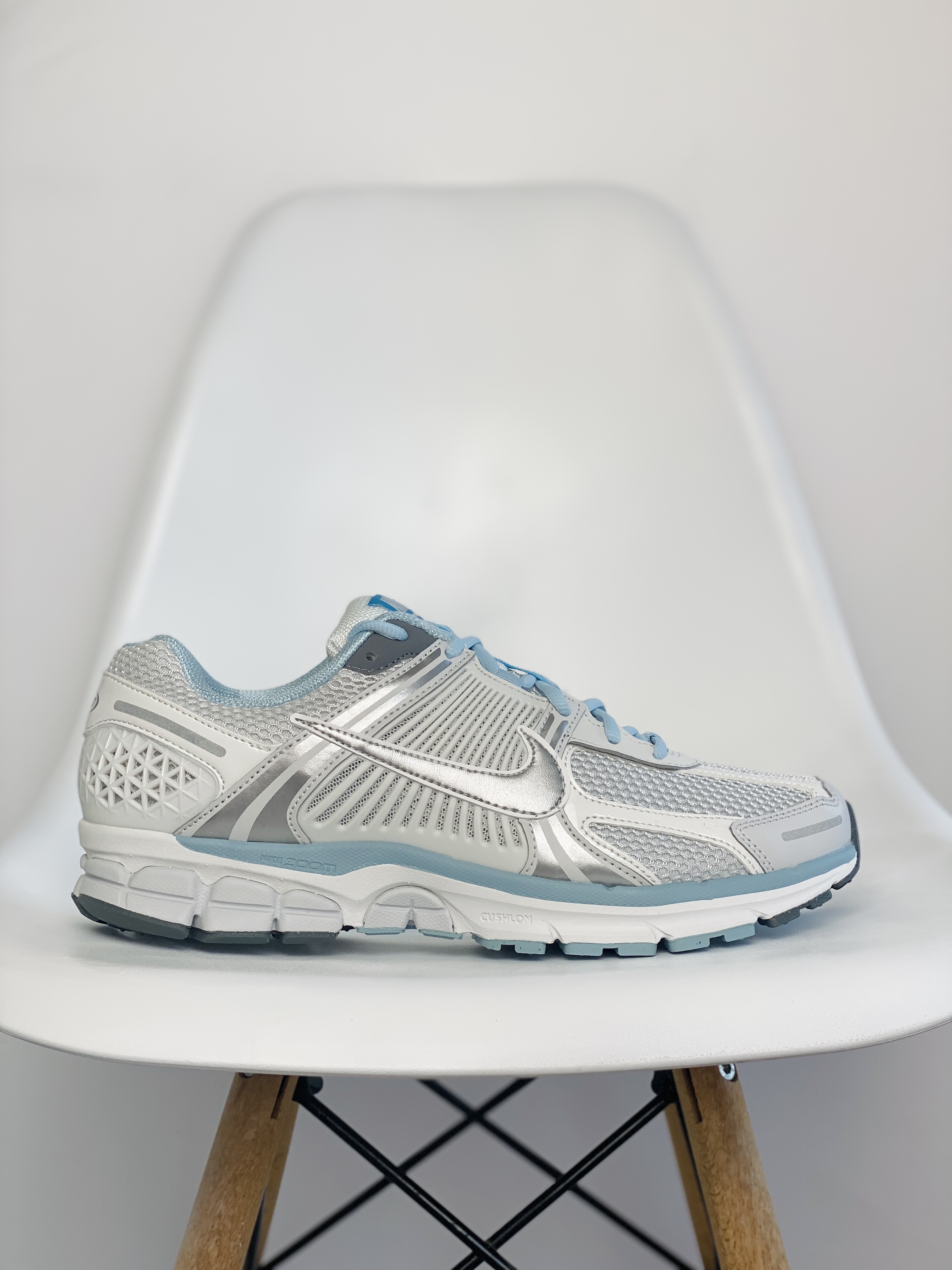 新版 Nike Air Zoom Vomero 5  前后 气垫 低筒 跑步鞋 运动鞋 男鞋 女鞋 波鞋  灰藍色 FN3432-001