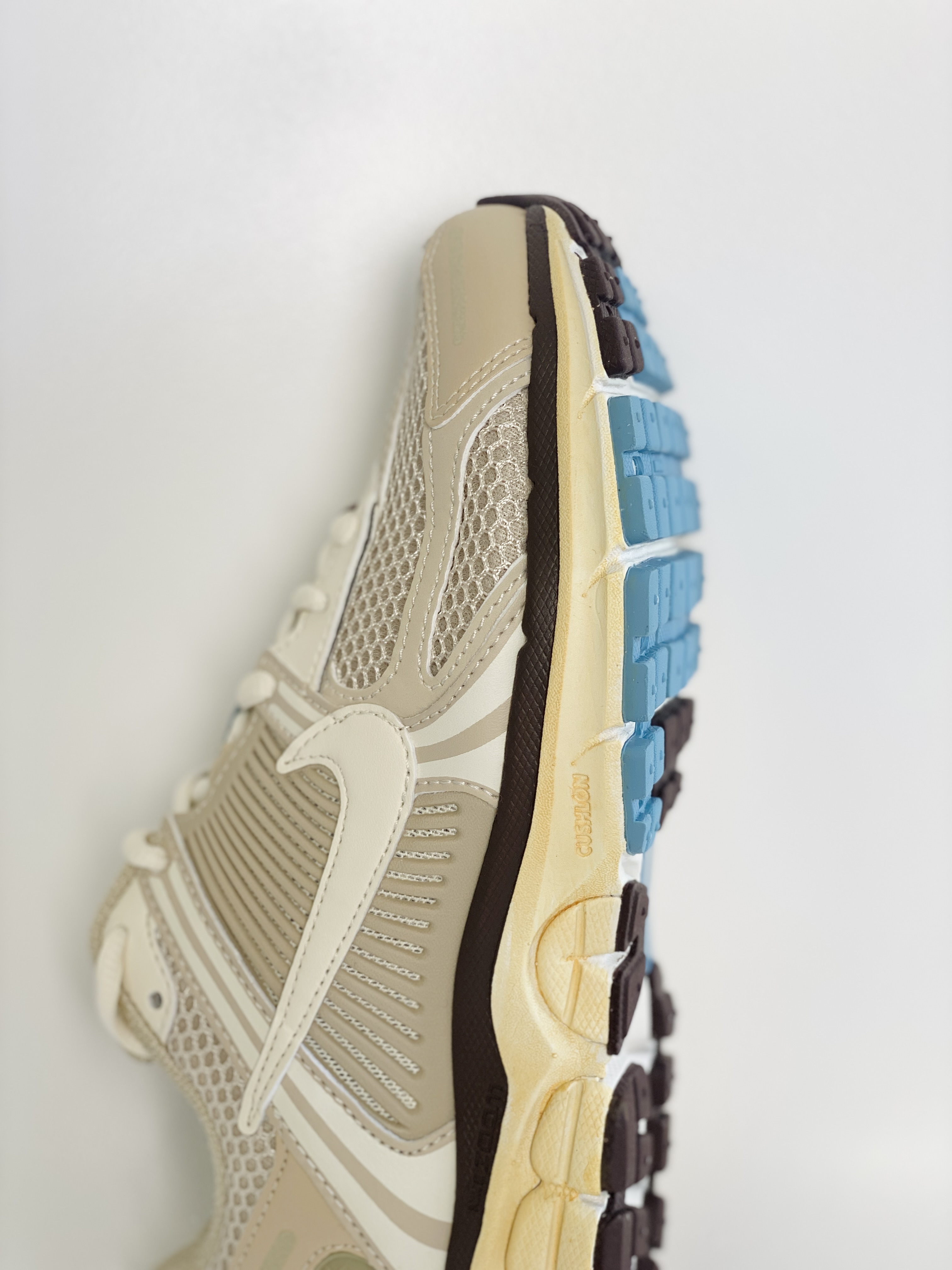 新版 Nike Air Zoom Vomero 5 米色 前后 气垫 低筒 跑步鞋 运动鞋 男鞋 女鞋 波鞋  FB8825-111