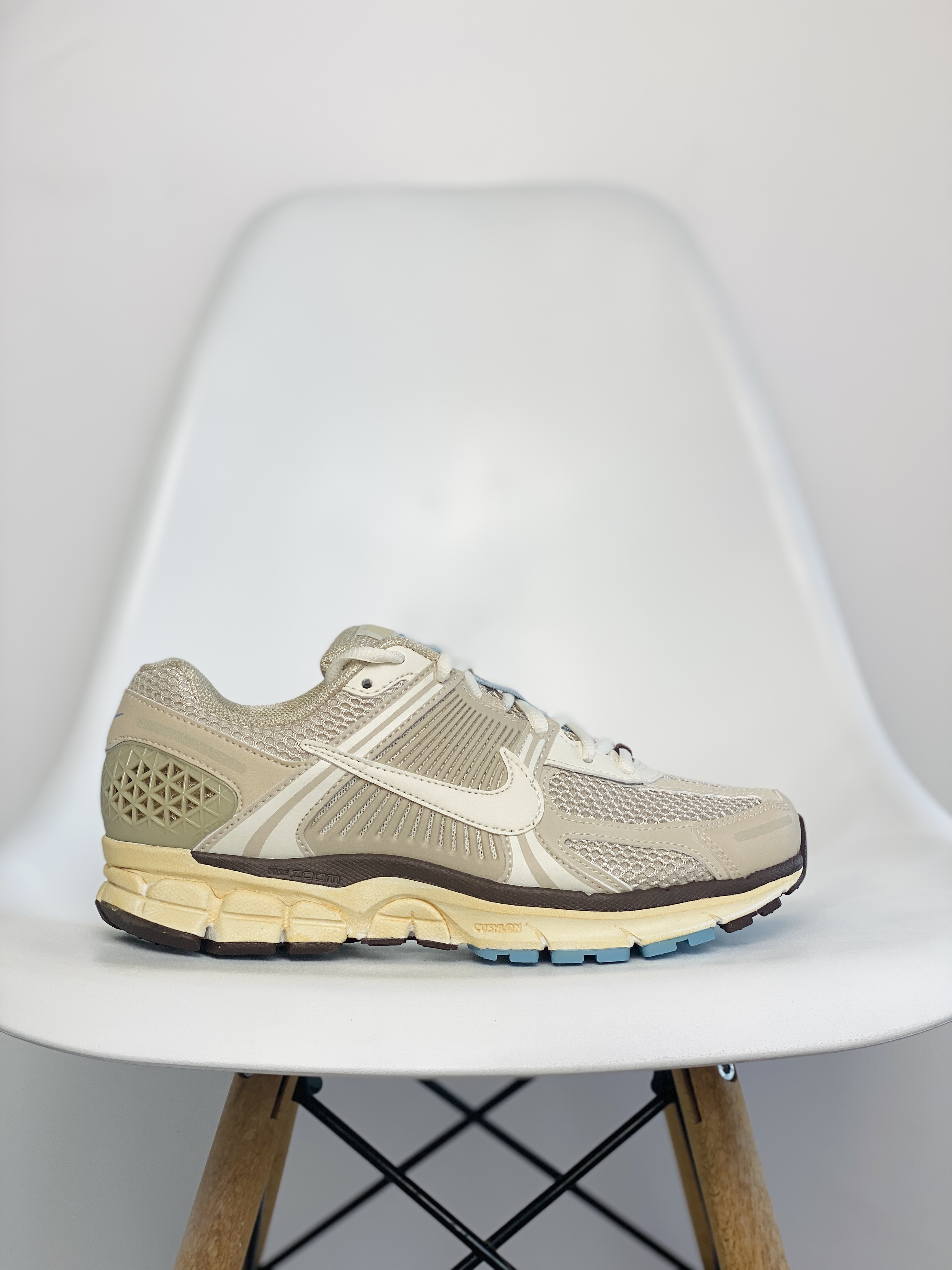 新版 Nike Air Zoom Vomero 5 米色 前后 气垫 低筒 跑步鞋 运动鞋 男鞋 女鞋 波鞋  FB8825-111