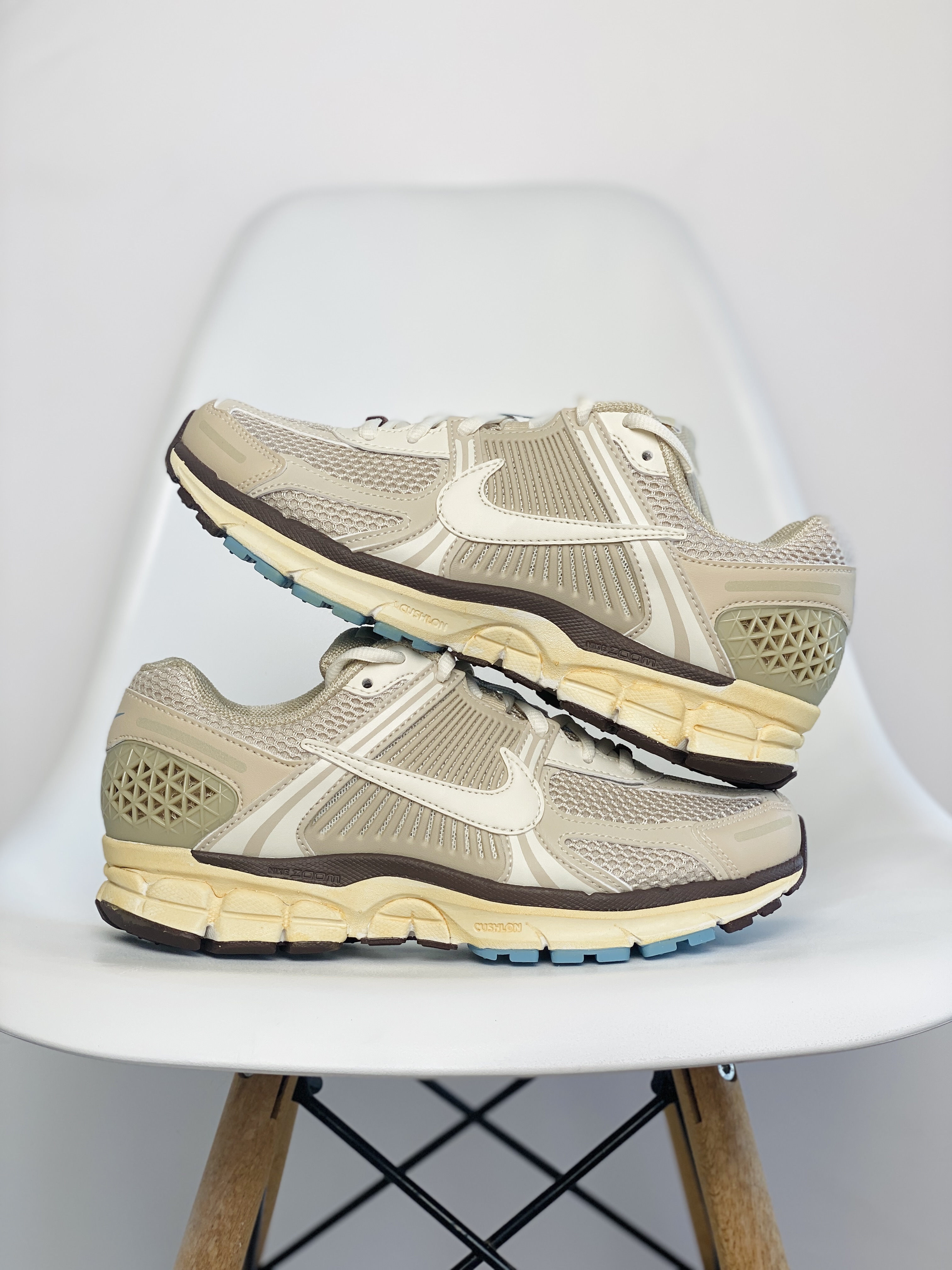 新版 Nike Air Zoom Vomero 5 米色 前后 气垫 低筒 跑步鞋 运动鞋 男鞋 女鞋 波鞋  FB8825-111