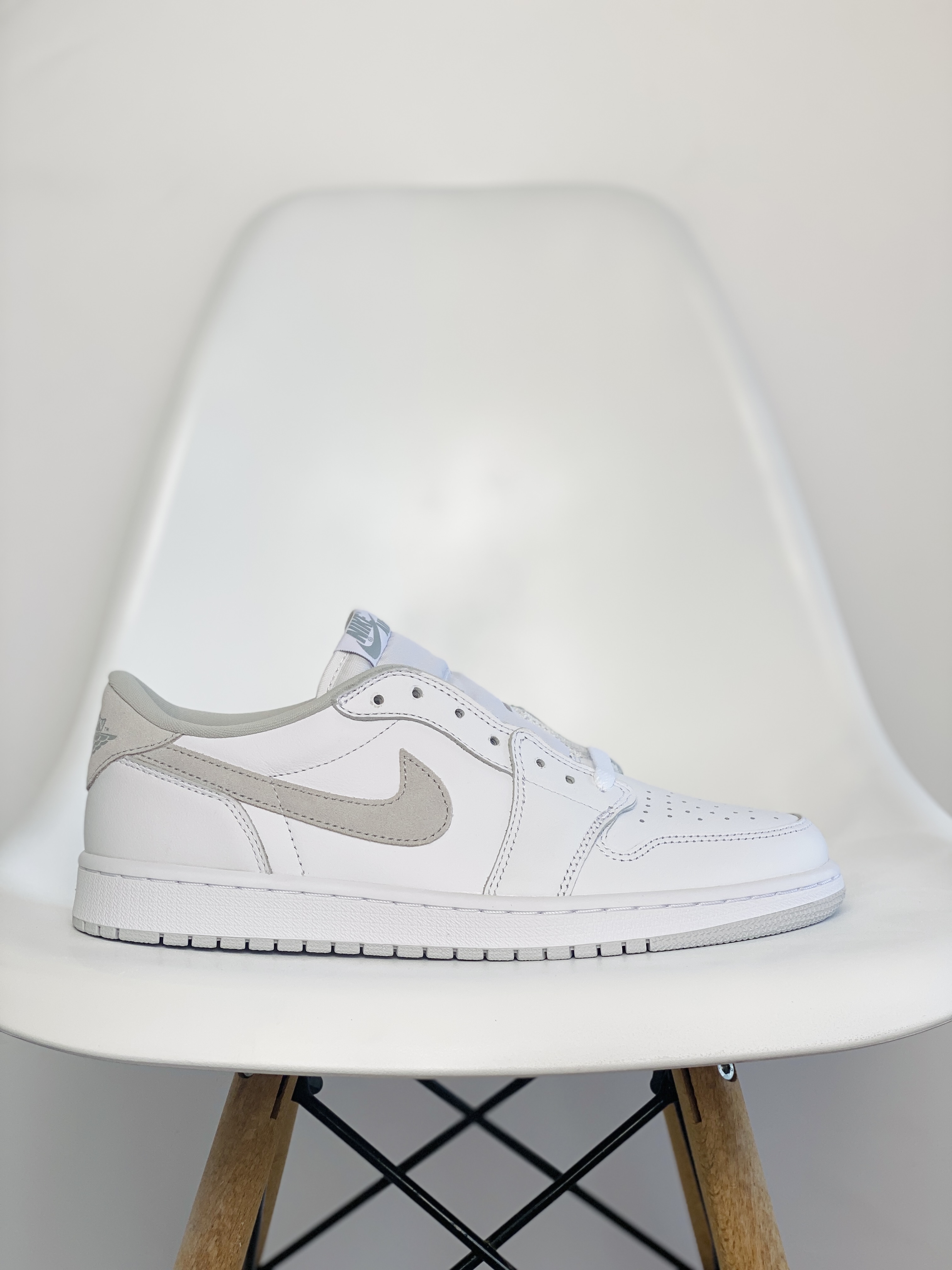  Air Jordan 1 Low OG AJ1 White NEUTRAL  低筒 板鞋 轻便休闲鞋 男鞋 波鞋 复古篮球鞋 白灰705329-100