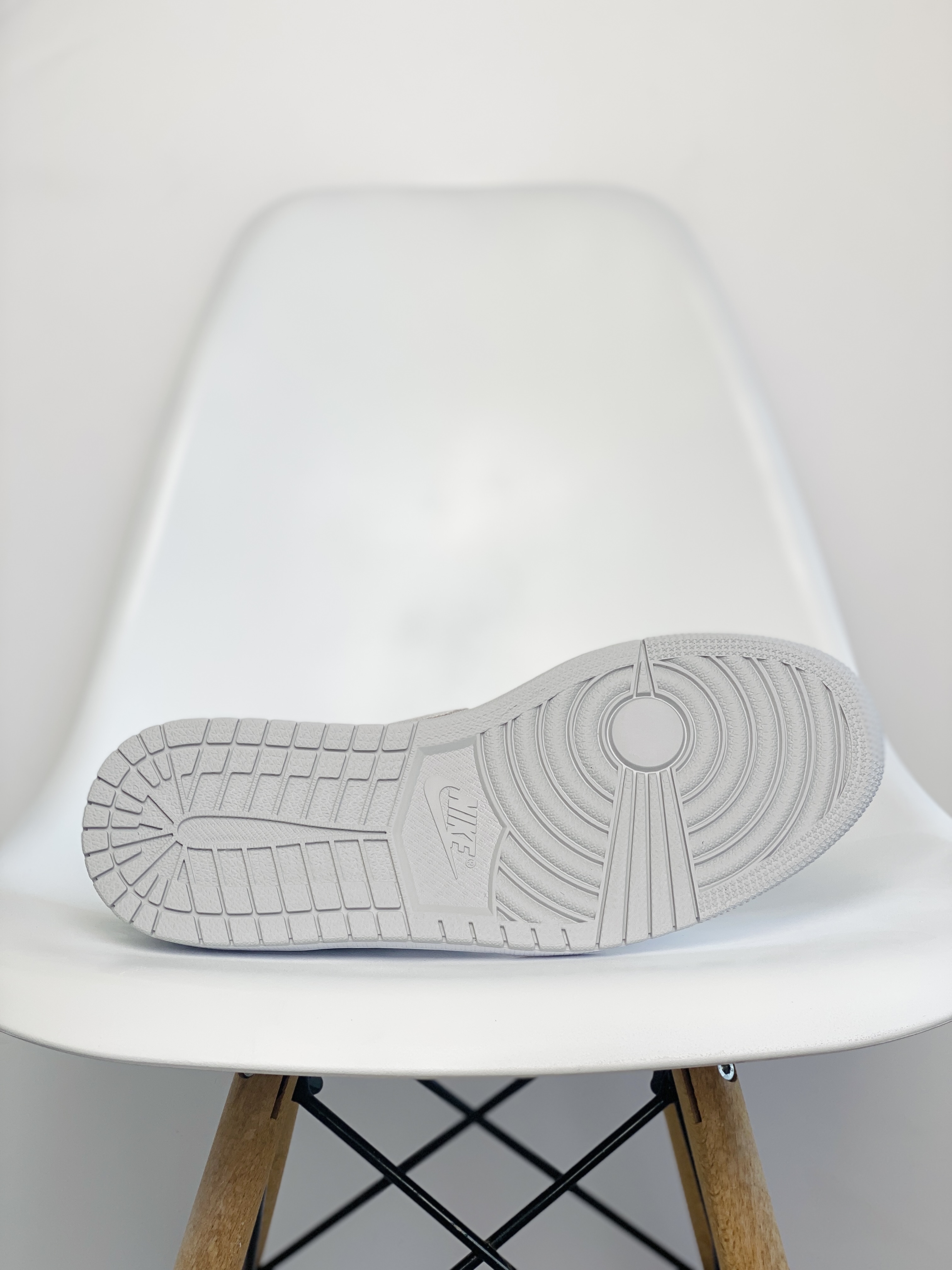  Air Jordan 1 Low OG AJ1 White NEUTRAL  低筒 板鞋 轻便休闲鞋 男鞋 波鞋 复古篮球鞋 白灰705329-100