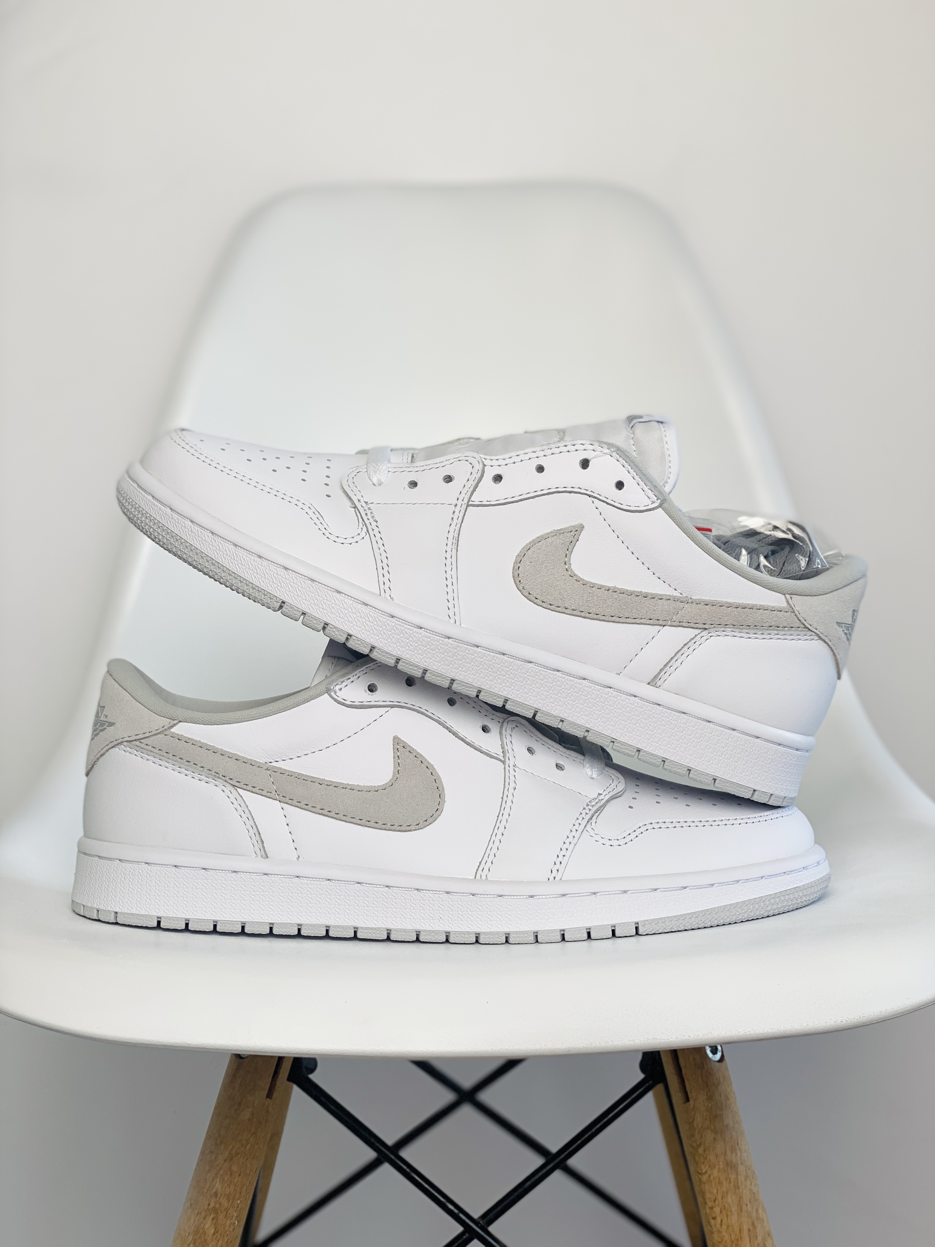  Air Jordan 1 Low OG AJ1 White NEUTRAL  低筒 板鞋 轻便休闲鞋 男鞋 波鞋 复古篮球鞋 白灰705329-100