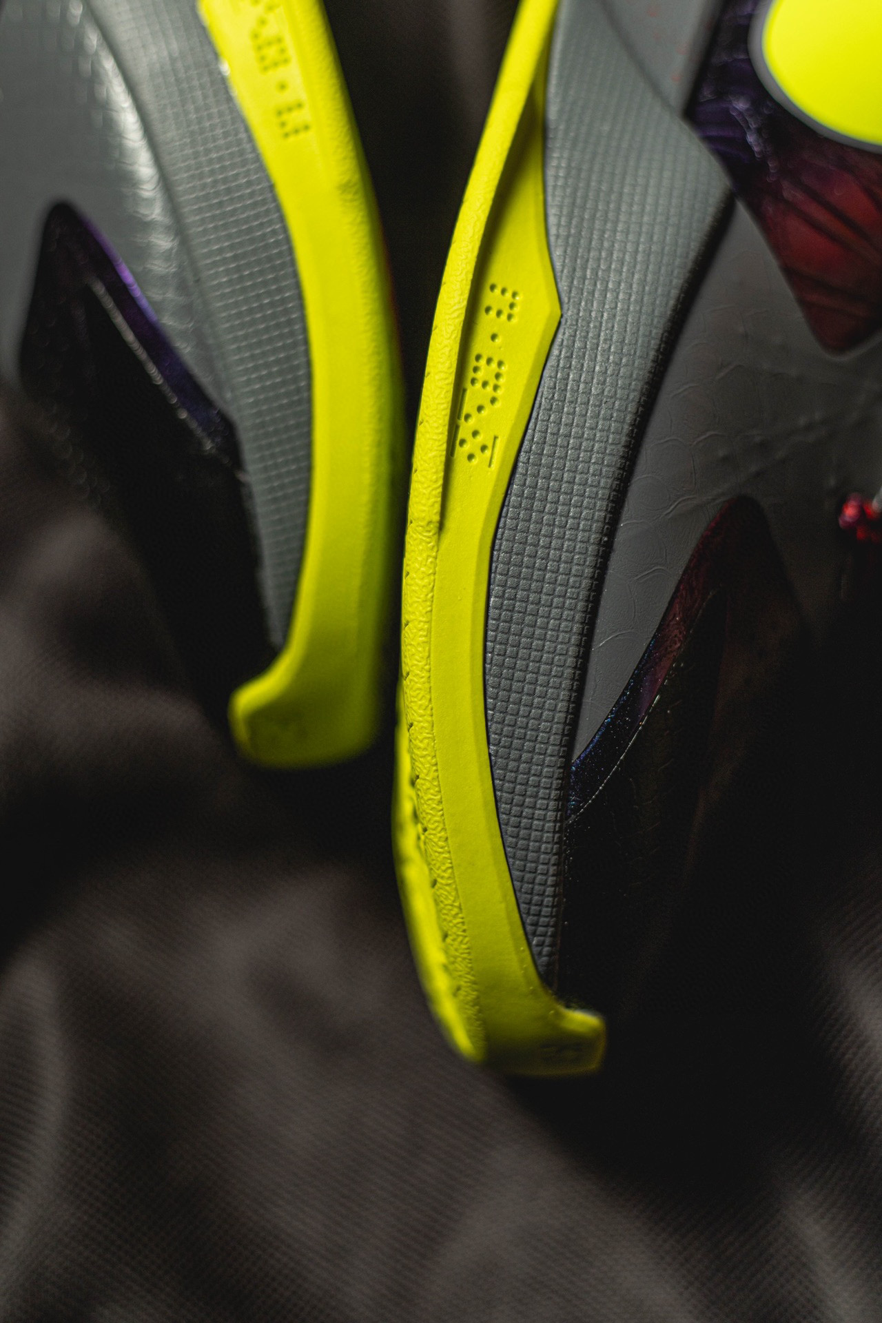 到货后不可临时取消退换 H12 KOBE5  Chaos  低筒 前掌气垫 球鞋 籃球鞋 實戰鞋  真碳板 男鞋 暗黑小丑CD4991-001