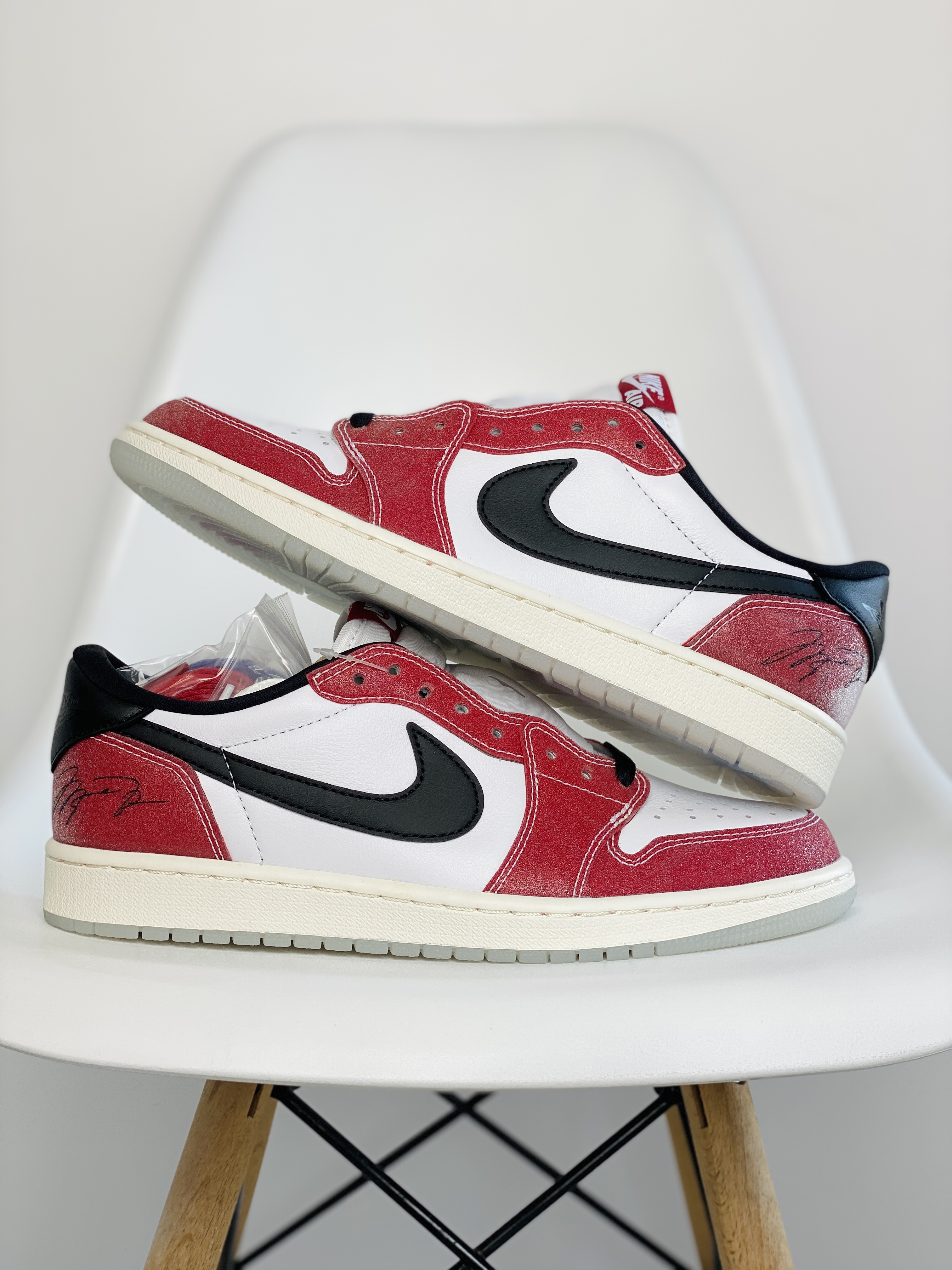 Trophy Room Jordan Air Jordan 1 Low OG 乔丹之子 低筒 板鞋 休闲鞋 男鞋 白红 FN0432-017