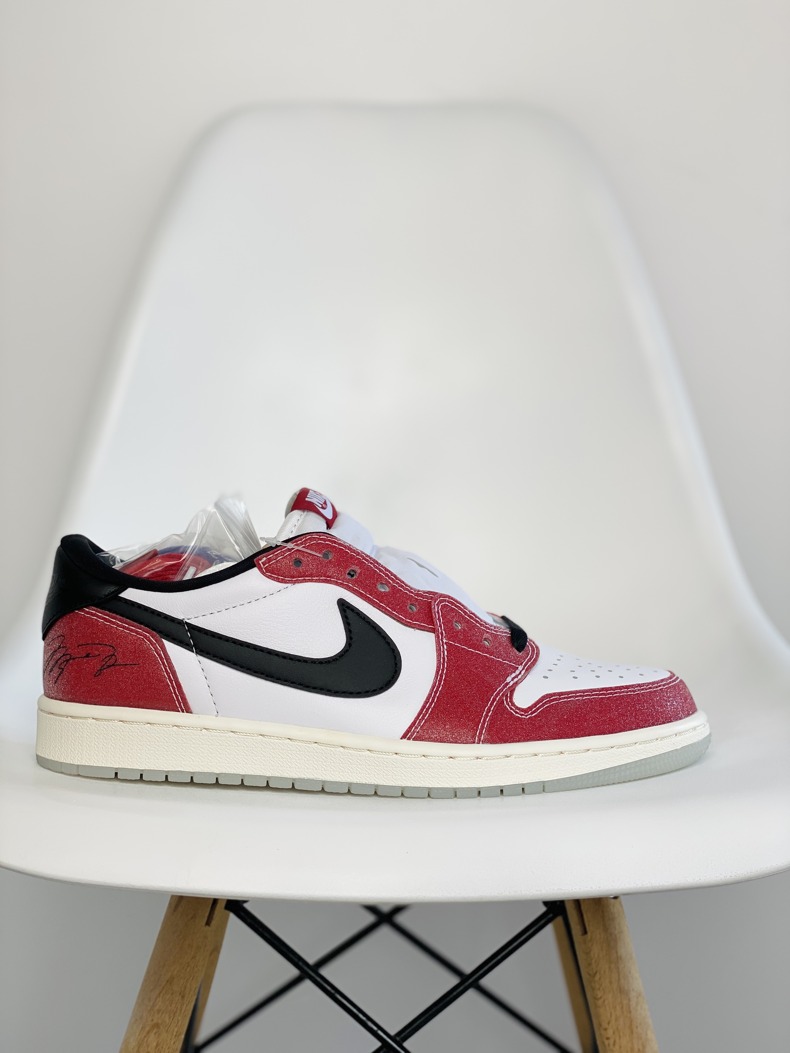 Trophy Room Jordan Air Jordan 1 Low OG 乔丹之子 低筒 板鞋 休闲鞋 男鞋 白红 FN0432-017