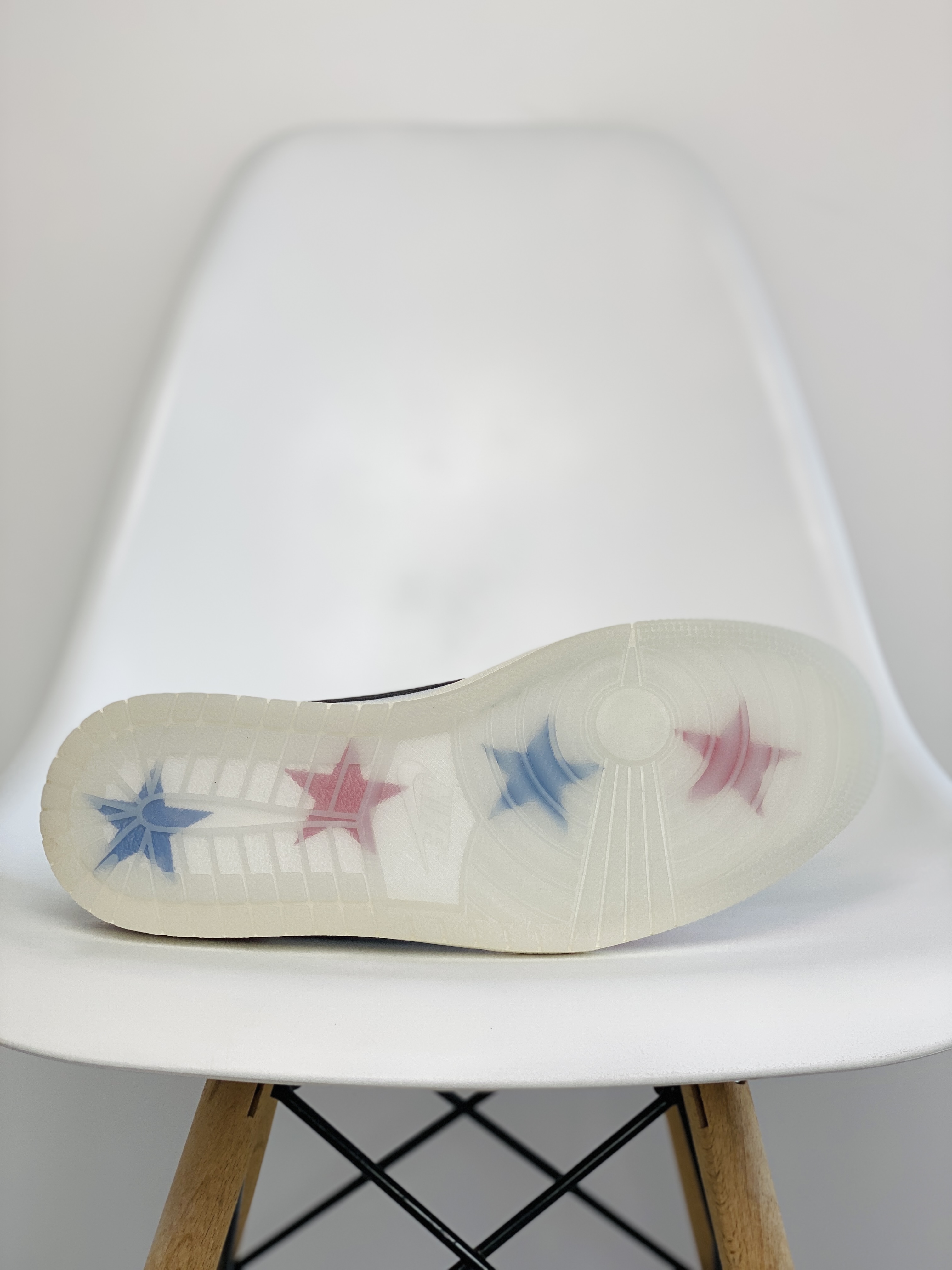 Trophy Room Jordan Air Jordan 1 Low OG 乔丹之子 低筒 板鞋 休闲鞋 男鞋 白红 FN0432-017