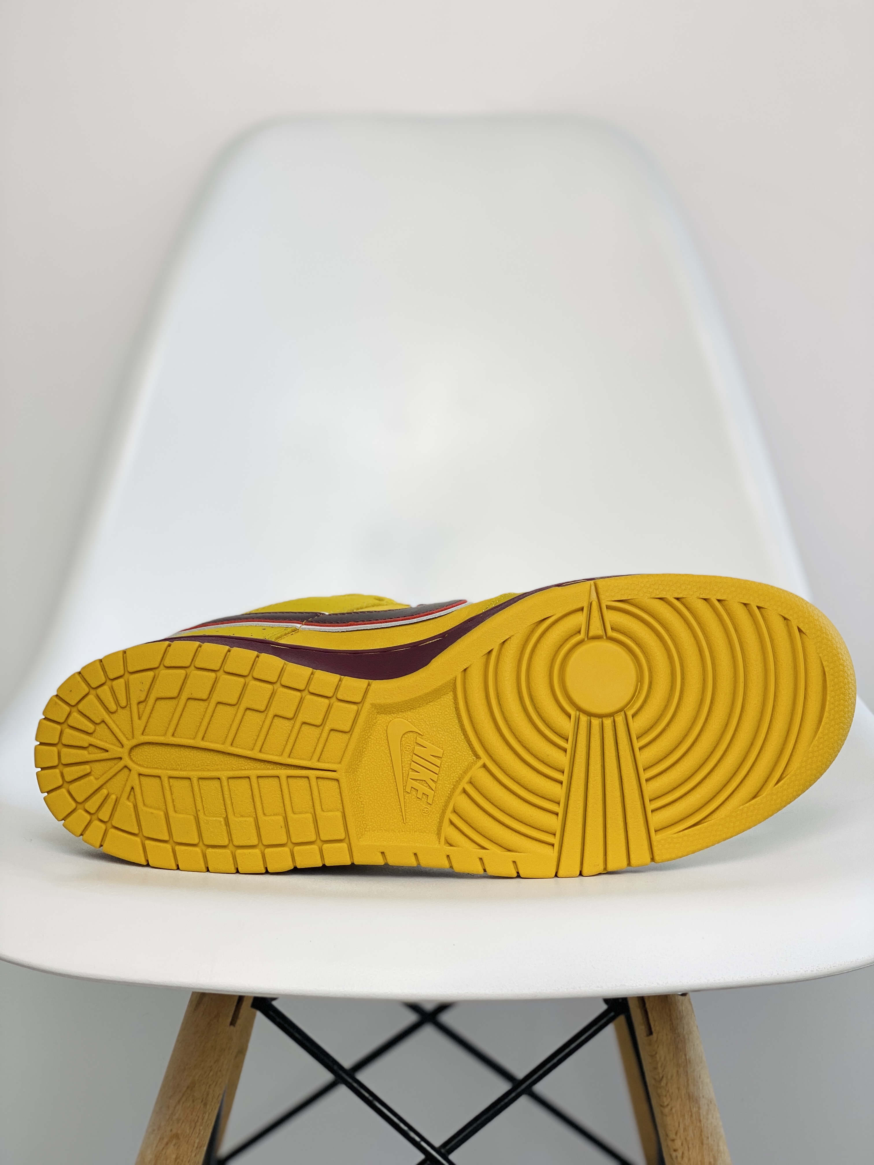 Dunk SB Low Yellow Lobster 低筒 复古板鞋 休闲鞋 男鞋 女鞋 黄龙虾 313170-137566 