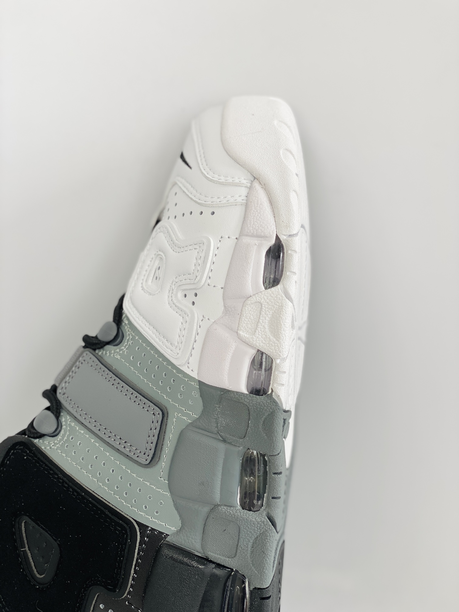 Air More Uptempo  Tri Color 白灰黑  男鞋 女鞋 休闲鞋 板鞋 篮球鞋 921948-002