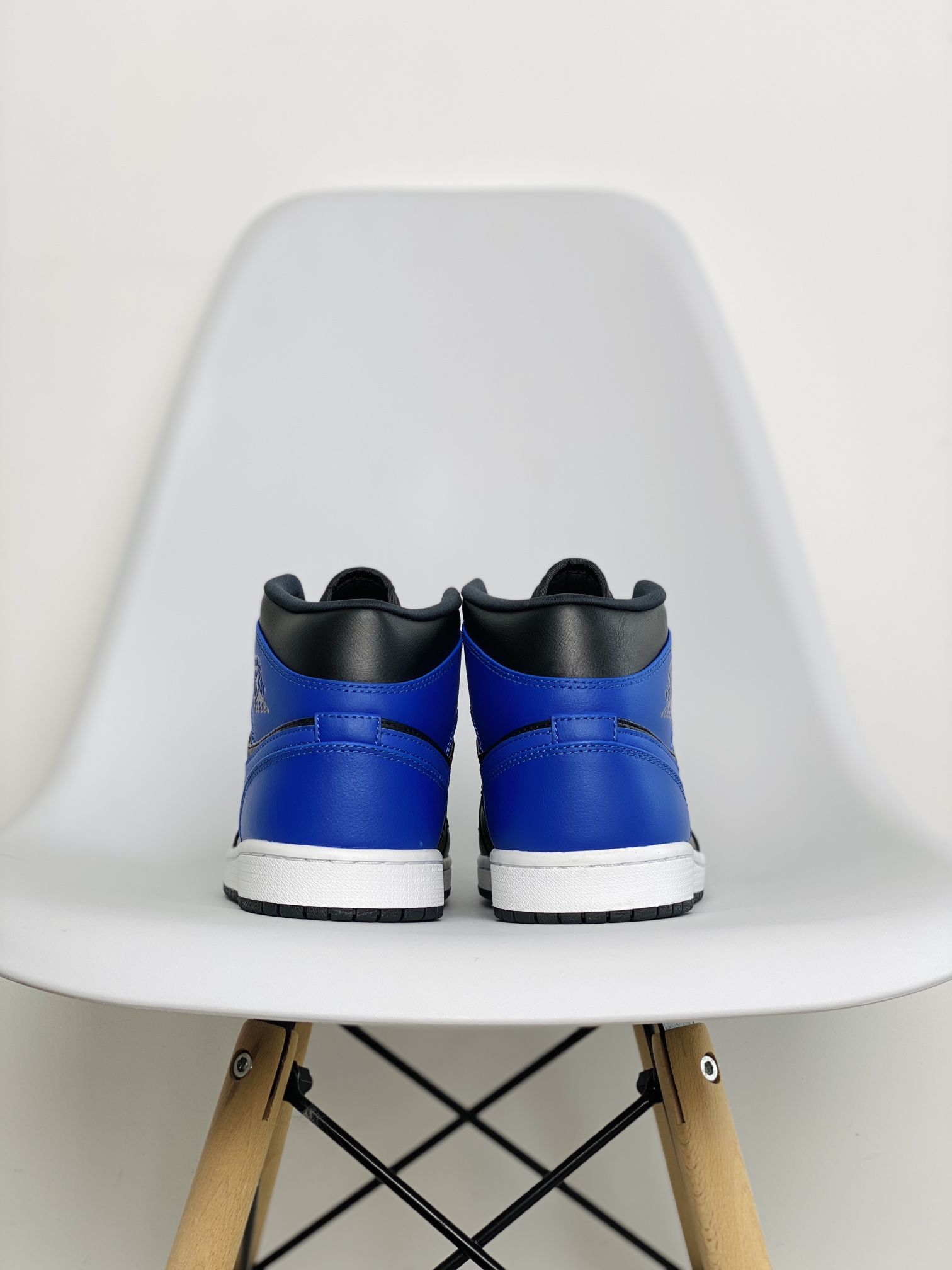 Air Jordan 1 Mid AJ1 Hyper Royal 皇家藍 休闲鞋 女鞋 男鞋 情侣鞋 板鞋  554724-077