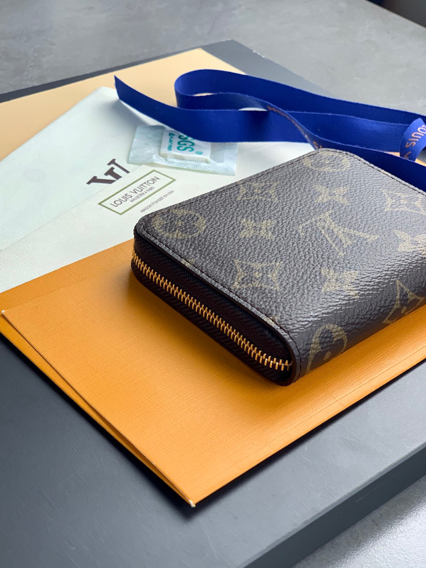 LOUIS VUITTON 路易威登 经典老花印花 钱夹 钱包 卡包 名片夹 男女同款 棕色 M60067