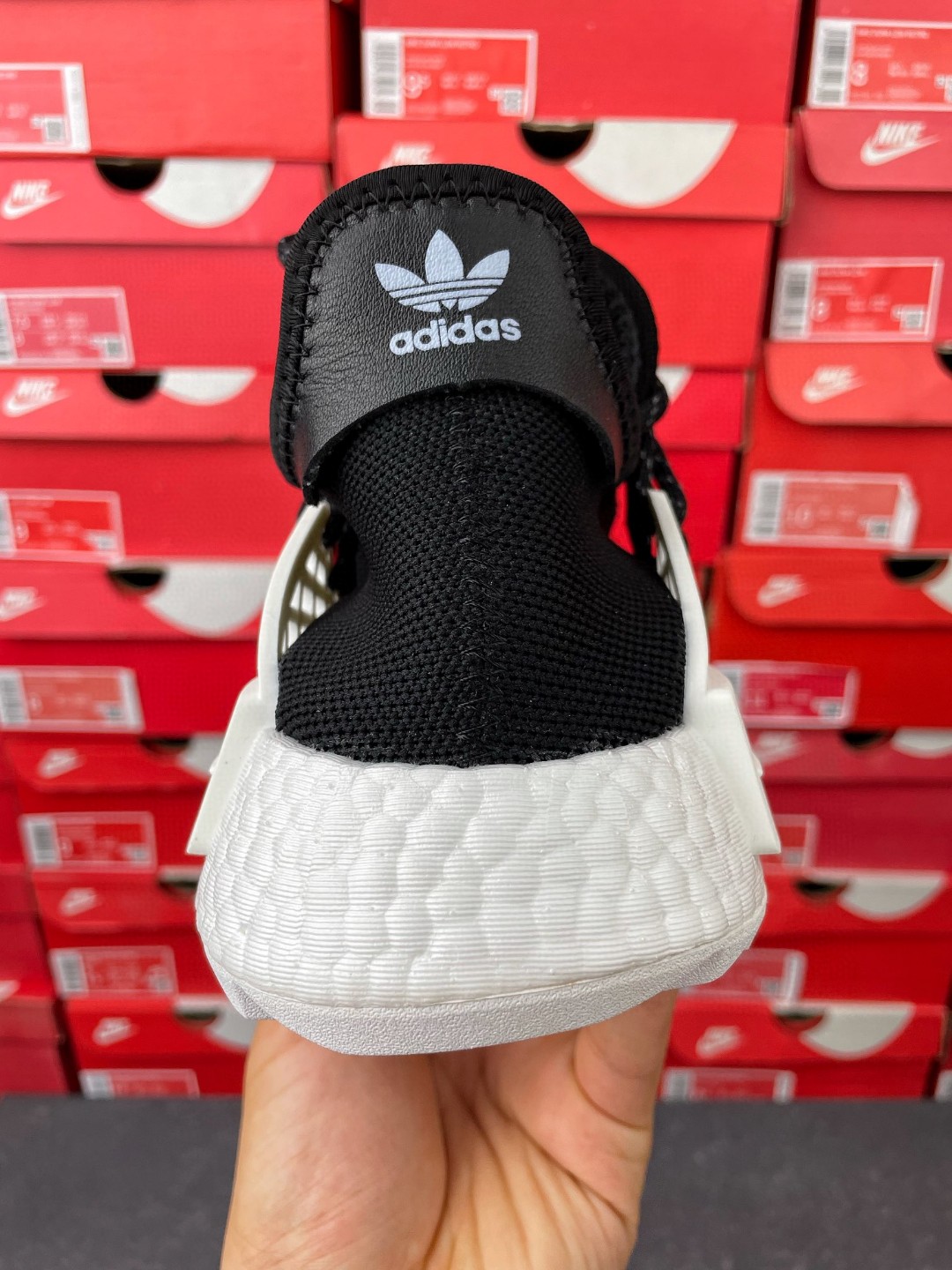 Pharrell Williams x adidas originals NMD HU Human Black 菲董联名 黑色 低筒 运动鞋 休闲鞋 男鞋