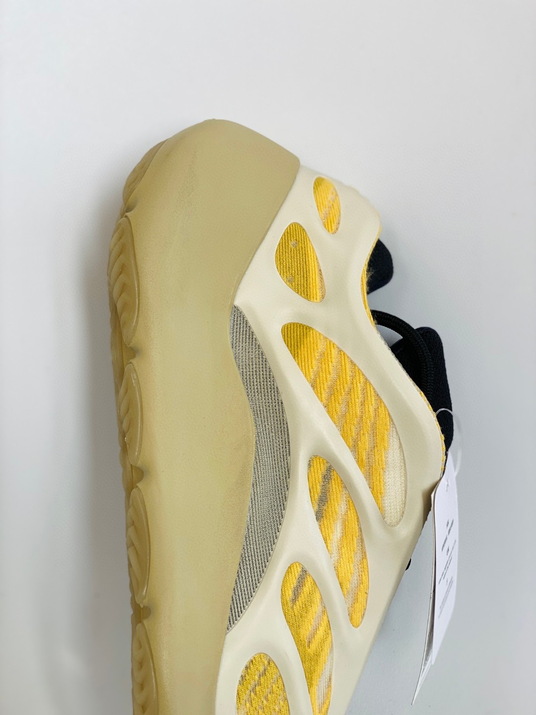 adidas originals Yeezy 700V3 Mono   Safflower 红花 白黄 低筒 休闲鞋 运动鞋 老爹鞋 男鞋 女鞋 HP5425