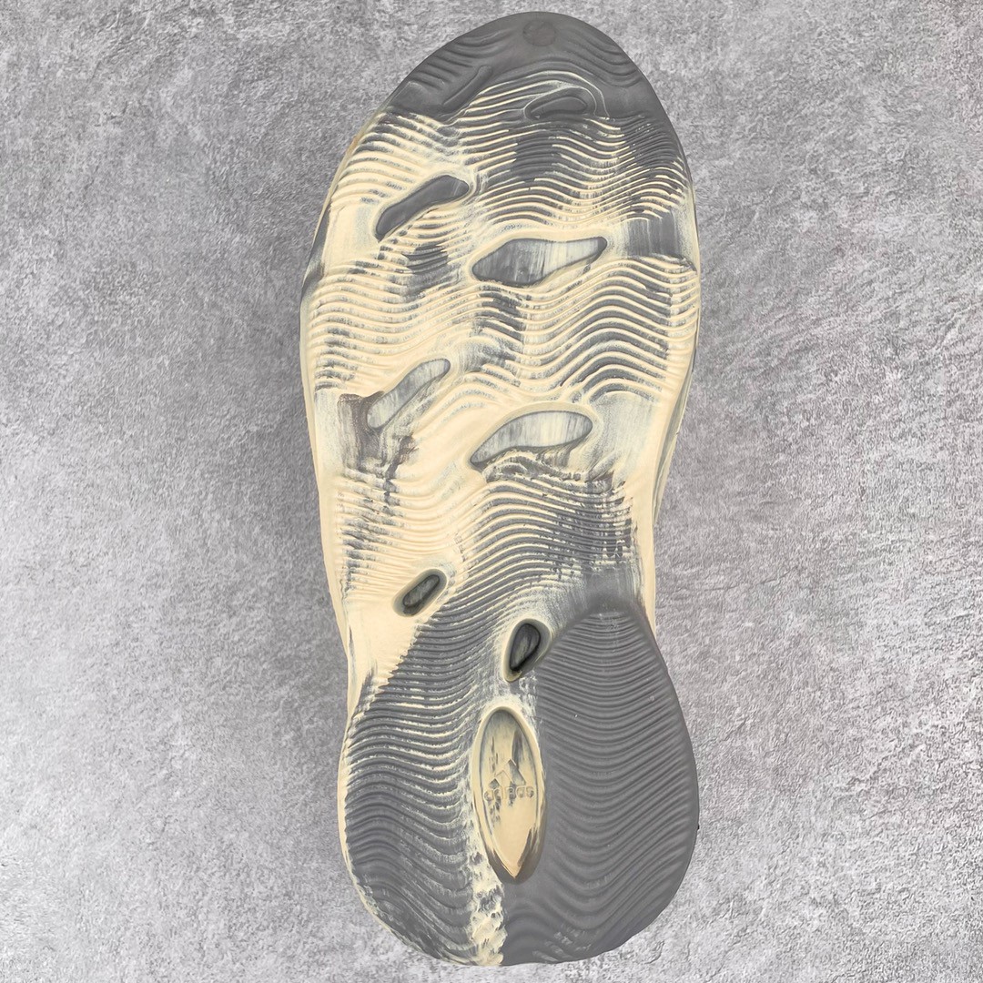 adidas originals Yeezy Foam Runner MXT Moon Grey 灰黄 运动凉鞋 洞洞鞋 拖鞋 室内室外拖 男鞋 女鞋  GV7904