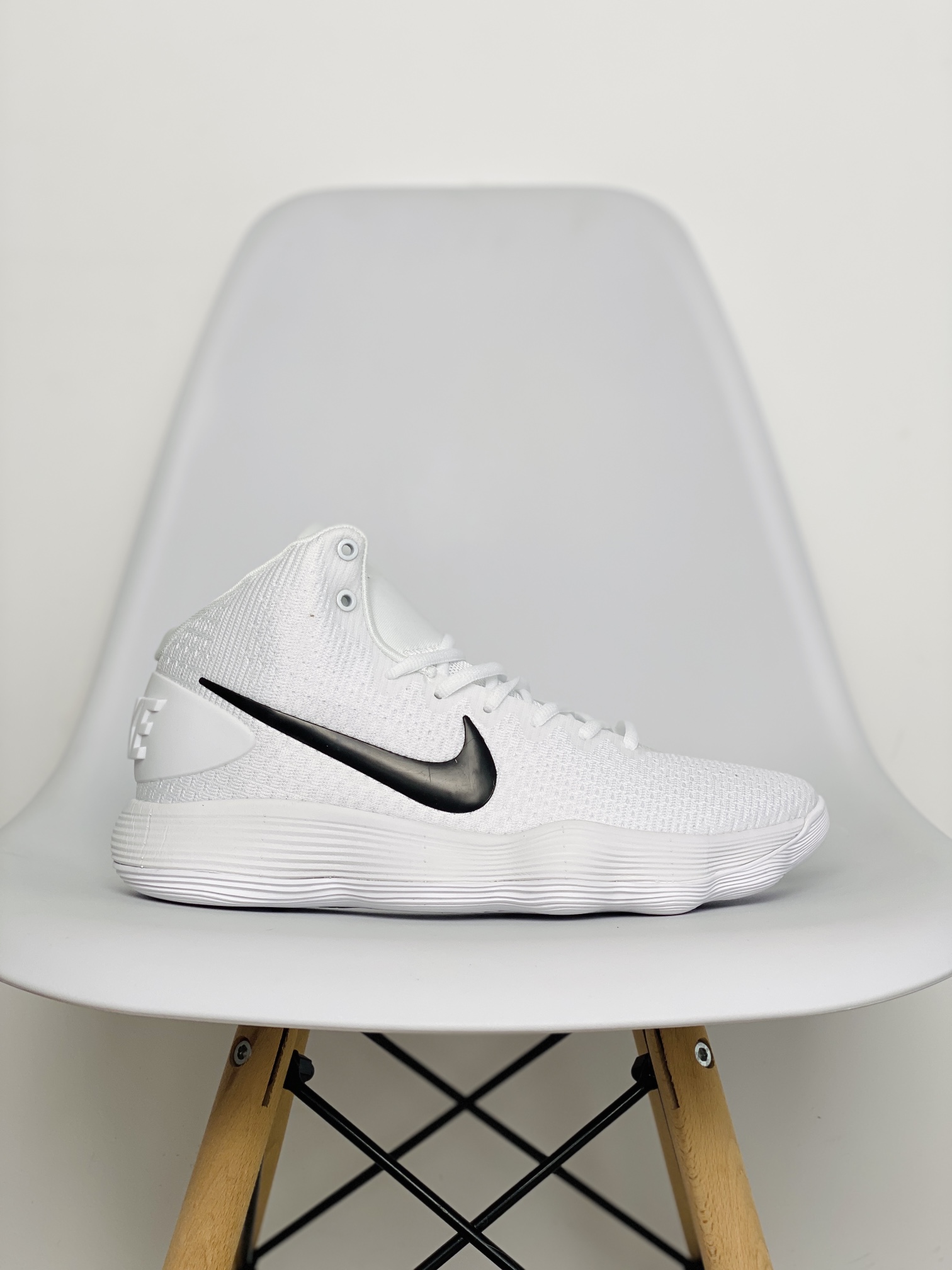 Hyperdunk 2017 TB React White Black 贝多芬 白黑  高筒 减震防滑 实战鞋 篮球鞋 男鞋 897808-100