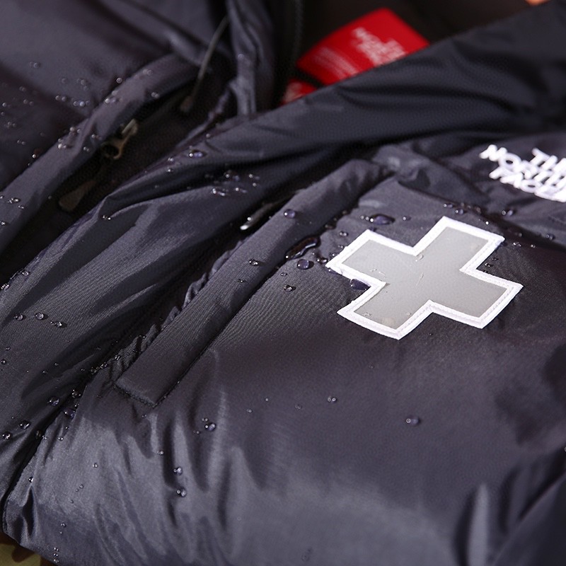 Supreme SS22 Week 5 THE NORTH FACE 联名款 Series Rescue Baltoro Jacket 反光救援印花连帽羽绒服 黑色 外套 长袖 保暖 男女同款 SUP-SS22-183