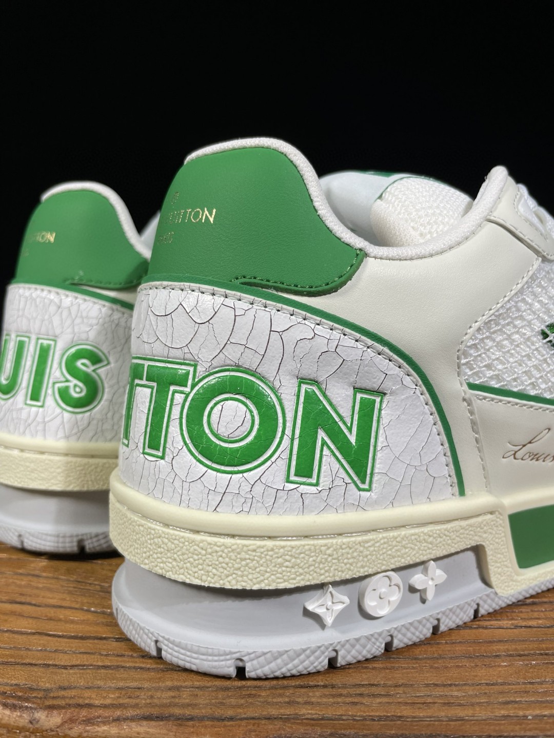 Louis Vuitton 路易威登 Trainer 魔术贴 白绿 低筒 休闲鞋 板鞋 运动鞋 男鞋 女鞋 1A98UX