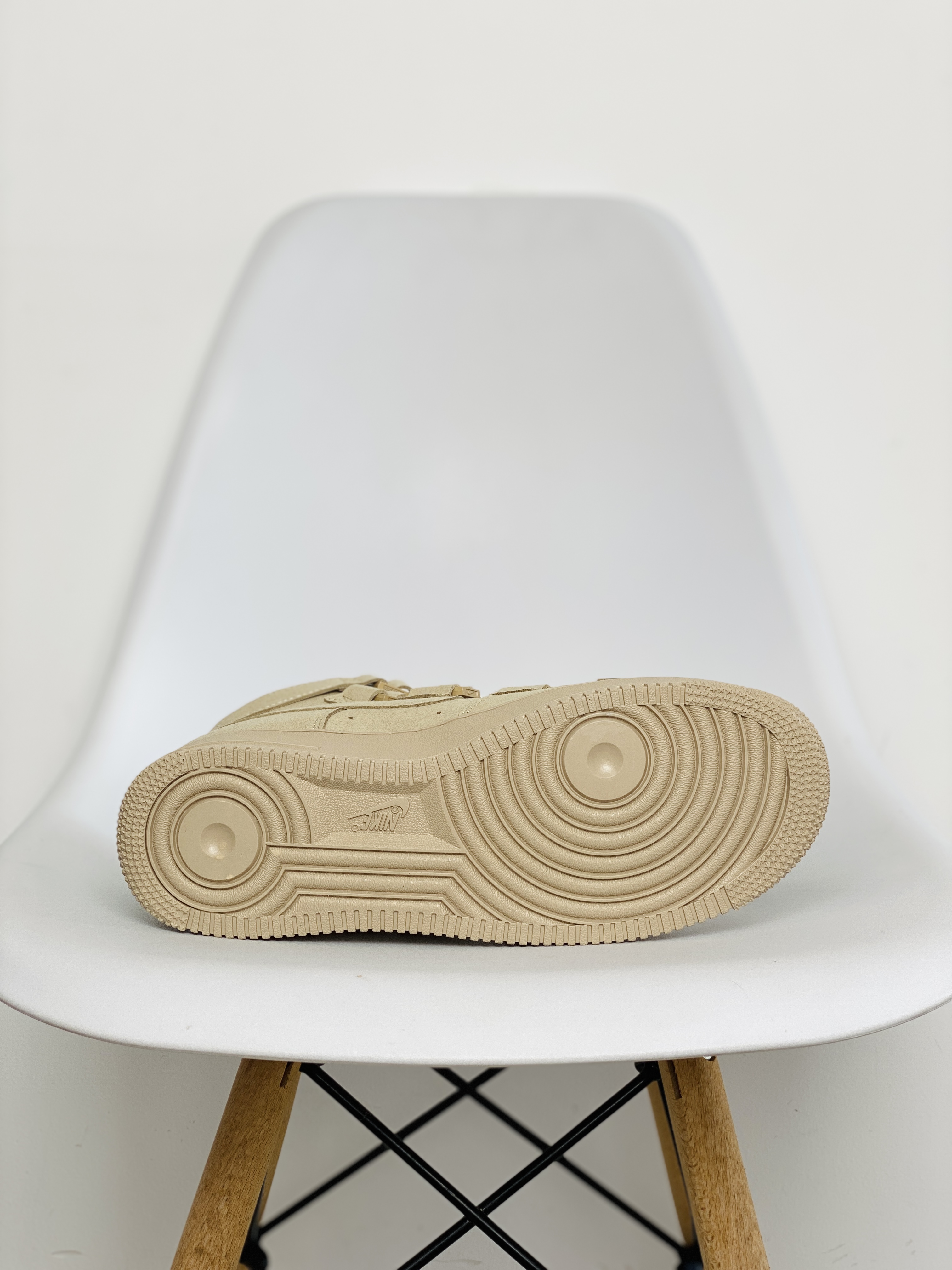 Billie Eilish x Nike Air Force 1 High '07 SP " Mushroom " 空军一号 碧梨  联名 蘑菇黄 火柴人 高筒 休闲鞋 板鞋 男鞋 女鞋 DM7926-200