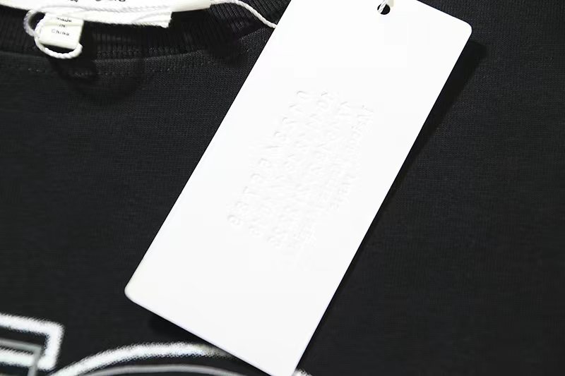Maison Margiela 马吉拉 数字印花logo 黑色 短袖 T 恤 圆领 套头 夏季 男女同款 S52GC0165S23082