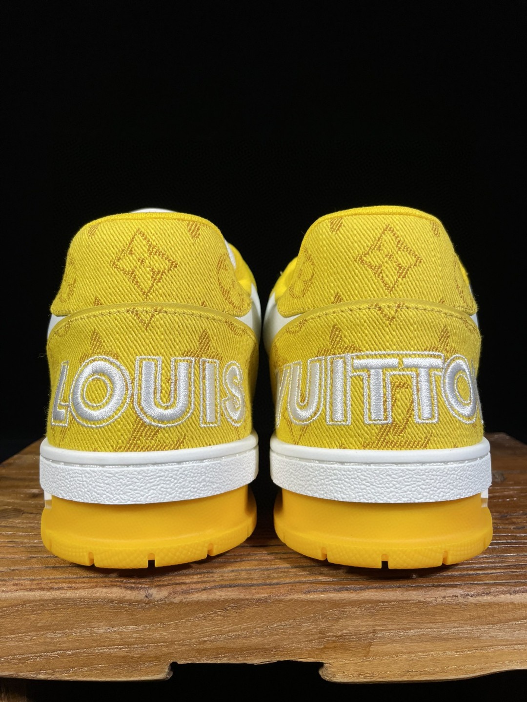 Louis Vuitton 路易威登 Trainer 魔术贴 白黄 低筒 休闲鞋 板鞋 男鞋 女鞋 1A9ZD6