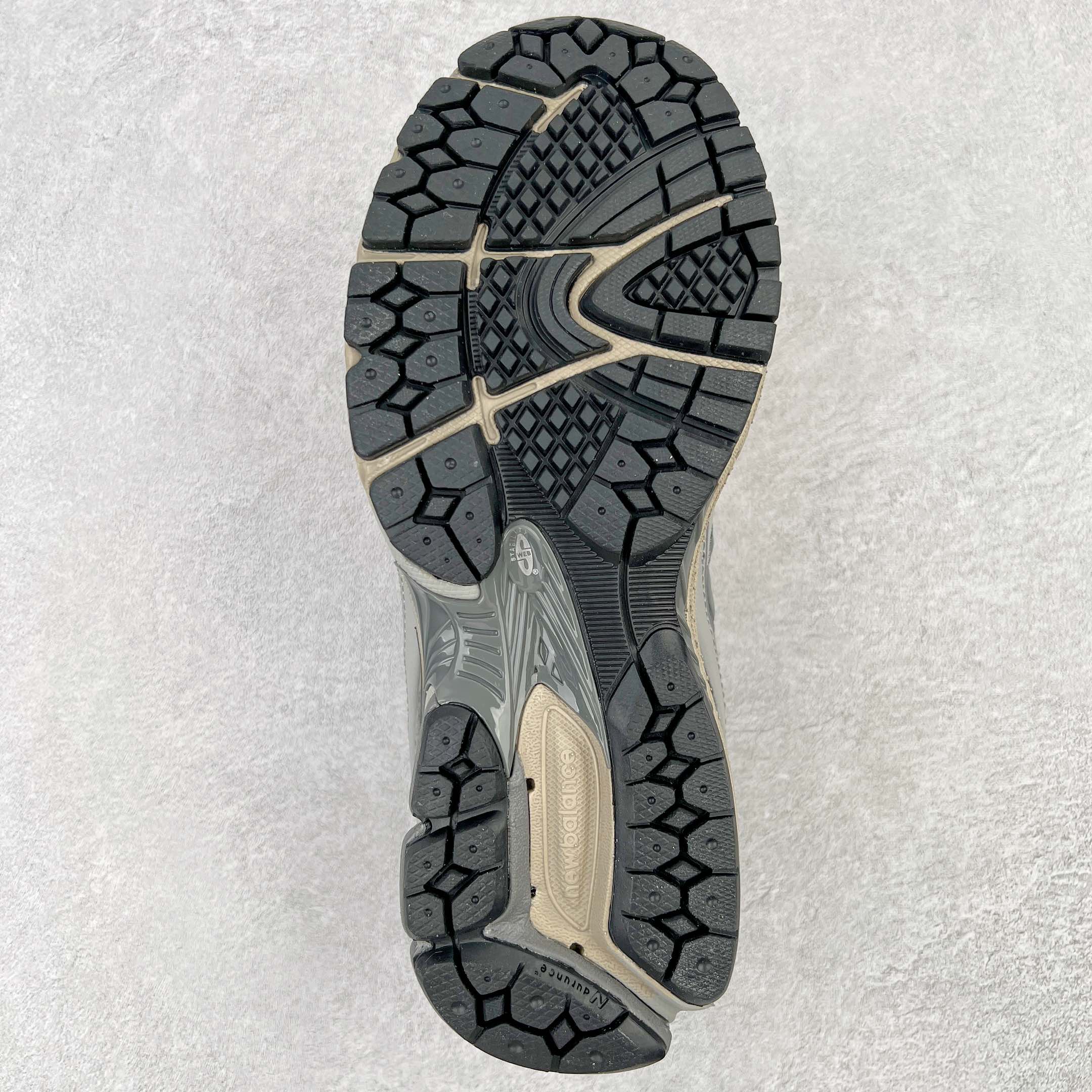 New Balance 2002R 灰色  低筒 跑步鞋 运动鞋 休闲鞋 男鞋 女鞋  