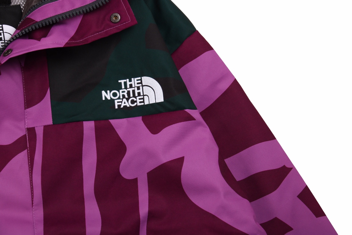 The North Face KAWS 1986 mOUTAIN Jacket 聯名款 紫色 戶外拼色连帽冲锋衣 夾克 防水 防風 透氣 外套 男款 女款 NF0A7WLW-764