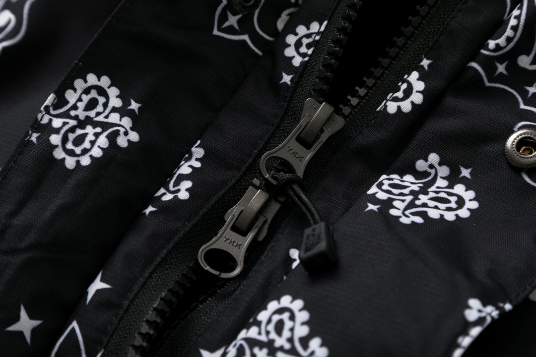 Supreme The North Face 14FW Bandana Mountain Jacket  Black 聯名款 黑色 變形蟲 腰果花 连帽冲锋衣 夾克 防水 防風 外套 男款 女款 SUP-FW14-636