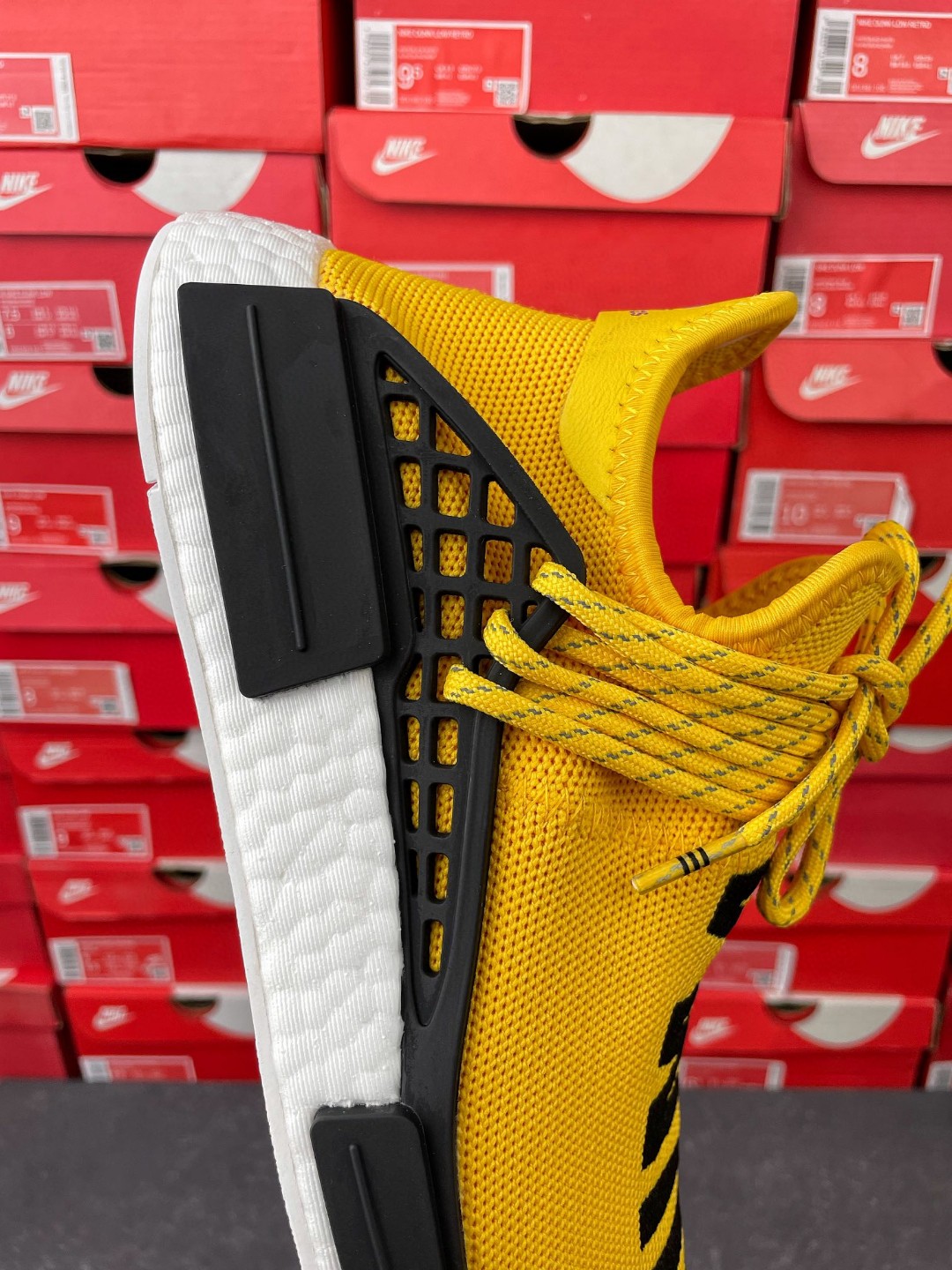 Pharrell Williams x adidas originals NMD HU Human Race Yellow 菲董联名 黄色 低筒 运动鞋 休闲鞋 男鞋女鞋 BB0619