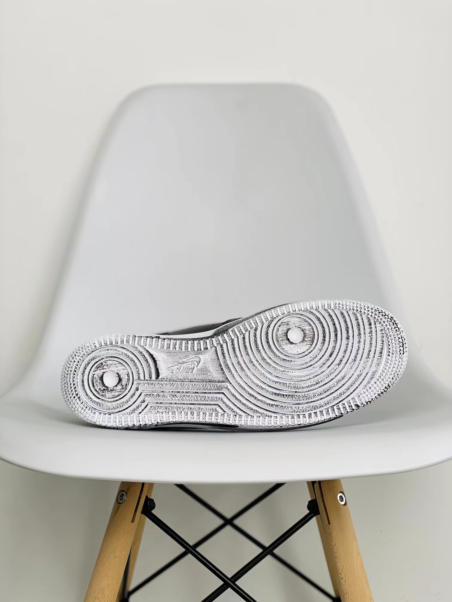 PEACEMINUSONE Air Force 1 Low PMO 黑色 刮刮乐 小雏菊 权志龙 低筒 休闲鞋 板鞋 男鞋 女鞋  AQ3692-001