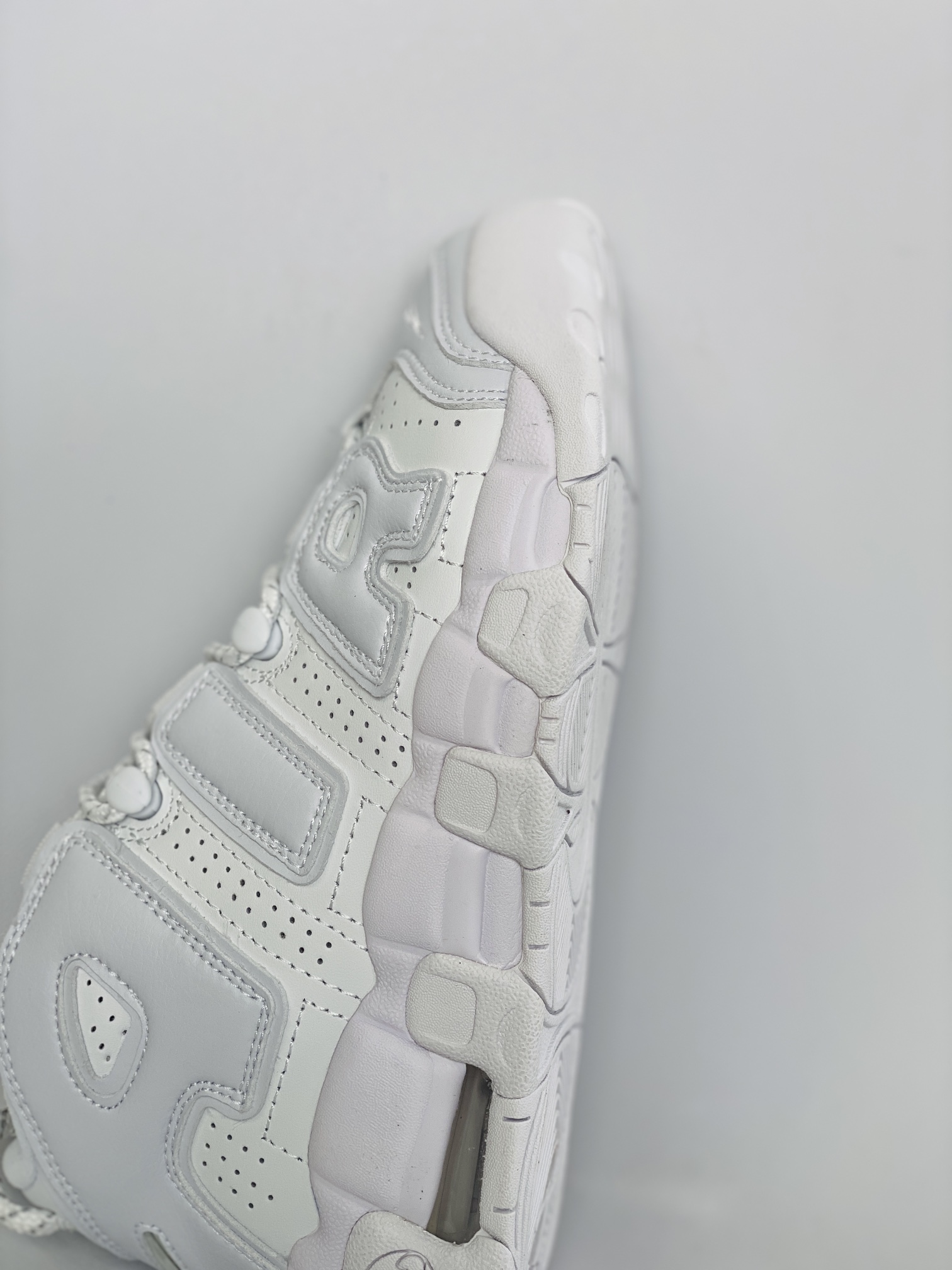 Air More Uptempo Triple White 纯白 男鞋 女鞋 休闲鞋 板鞋 篮球鞋 921948-100