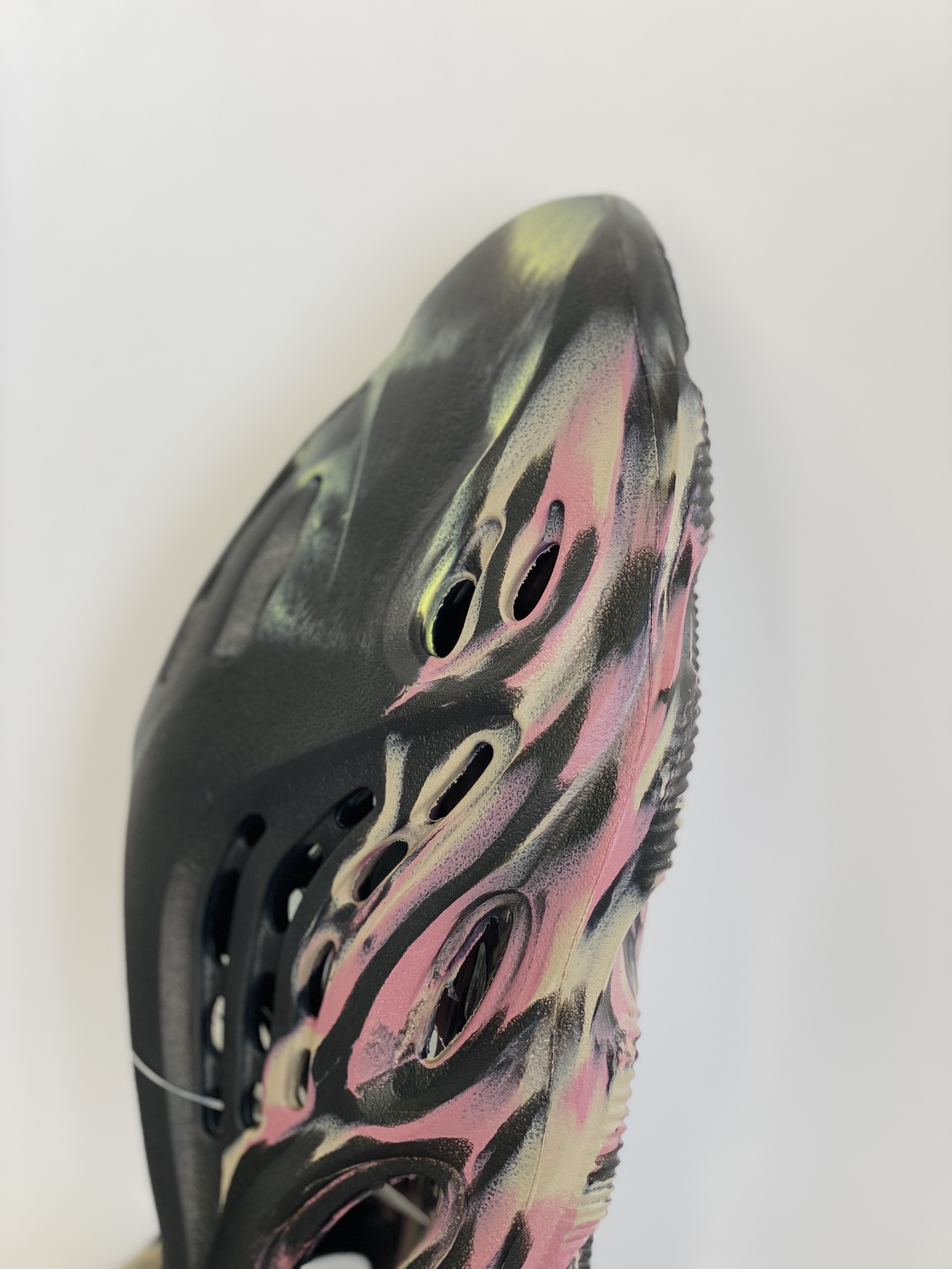 adidas originals Yeezy Foam Runner  MX cARBON 紫色 小丑 运动凉鞋 洞洞鞋 拖鞋 室内室外拖 男鞋 女鞋 IG9562 