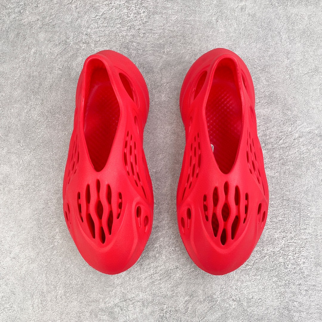 adidas originals Yeezy Foam Runner Vermilion 红色 赤焰朱砂 运动凉鞋 洞洞鞋 拖鞋 室内室外拖 男鞋 女鞋 GW3355