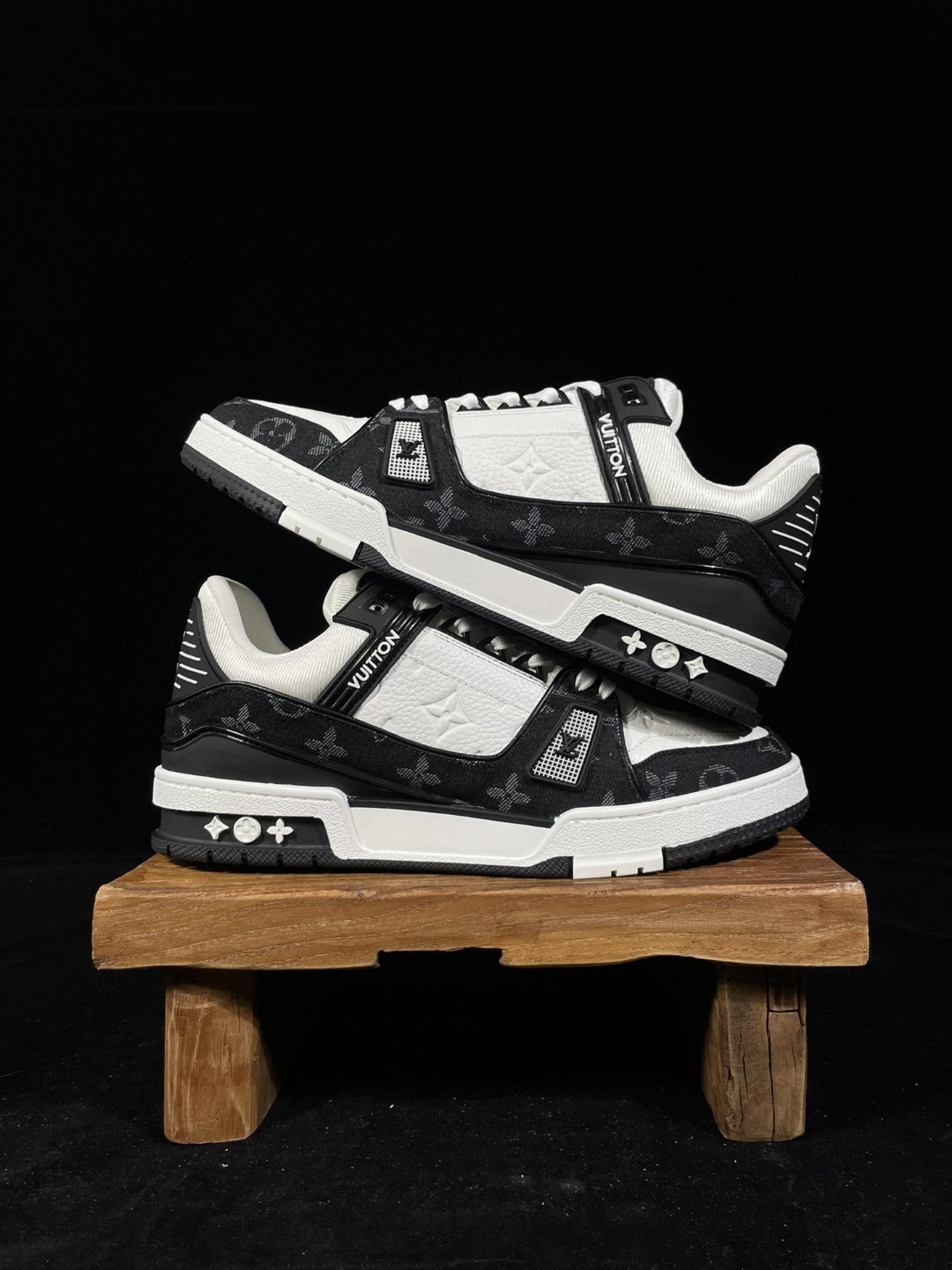 Louis Vuitton 路易威登 Trainer 白黑 熊猫 低筒 休闲鞋 板鞋 运动鞋 男鞋 女鞋 1A9JG9