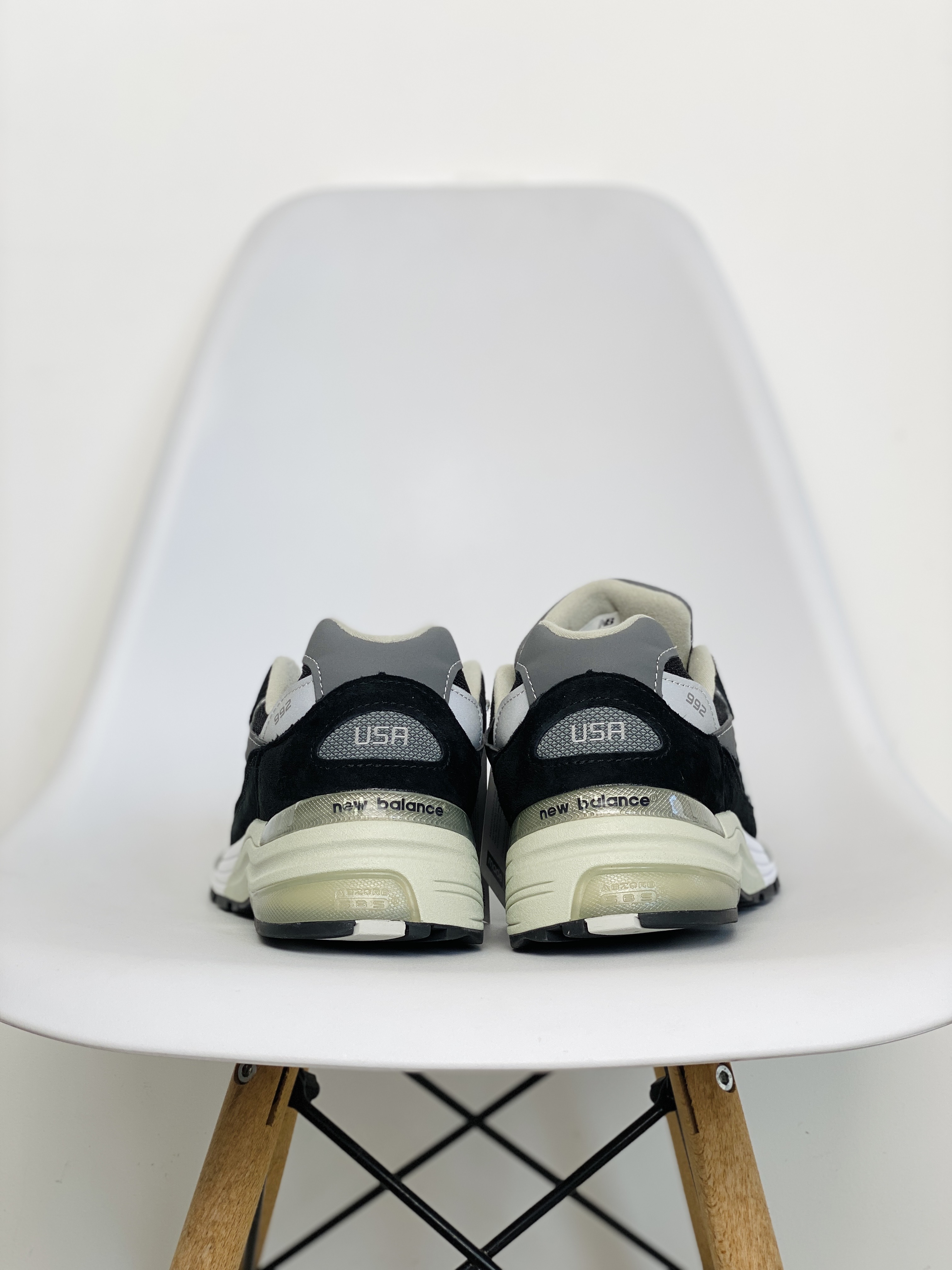 New Balance 992 黑色 美產  低筒 复古跑鞋 休闲鞋 运动鞋 男鞋 女鞋  M992EB