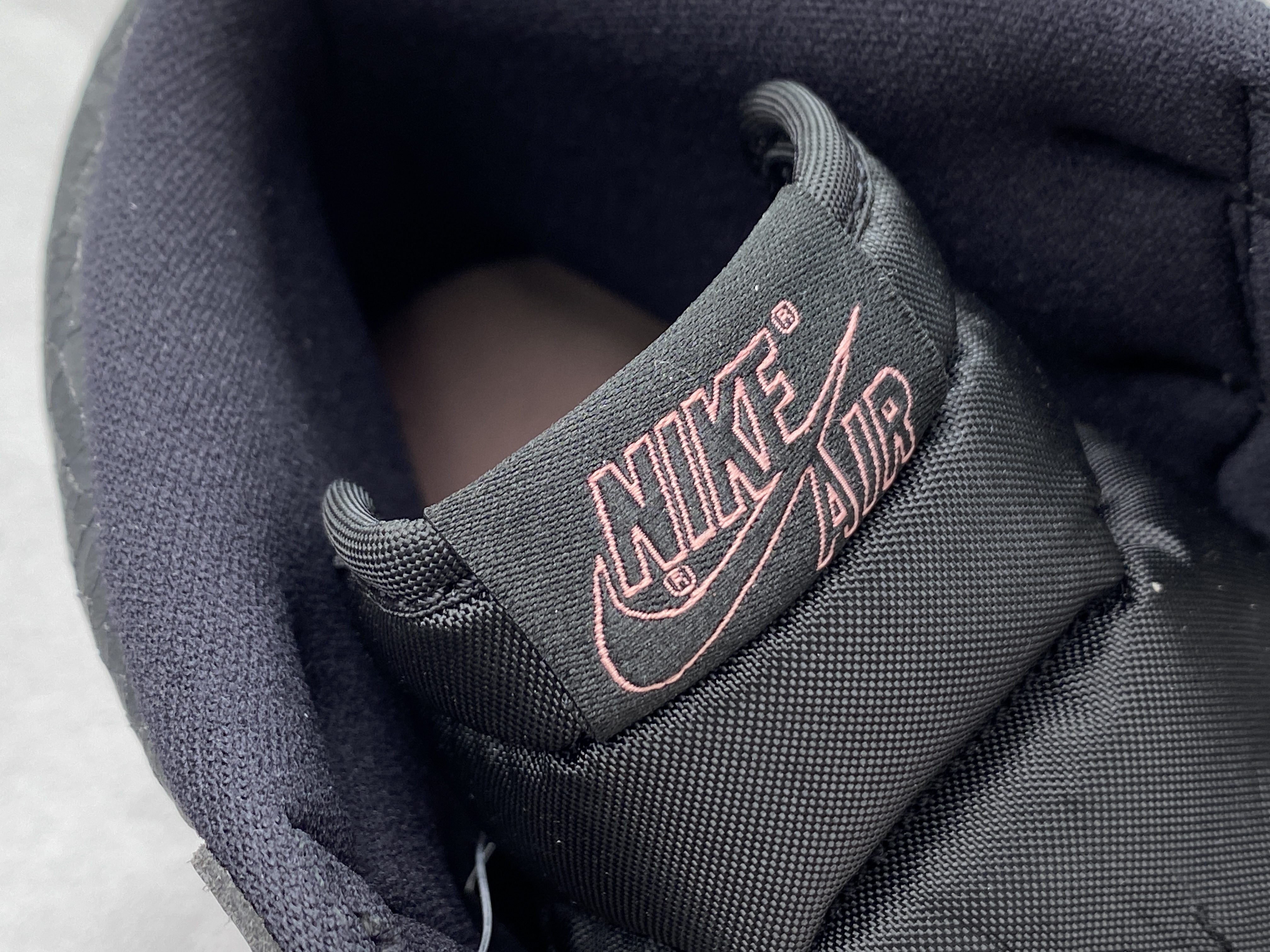 Air Jordan 1 AJ1 Retro OG Bleached Coral  黑灰脚趾 高筒 休闲鞋 男鞋 板鞋  555088-108