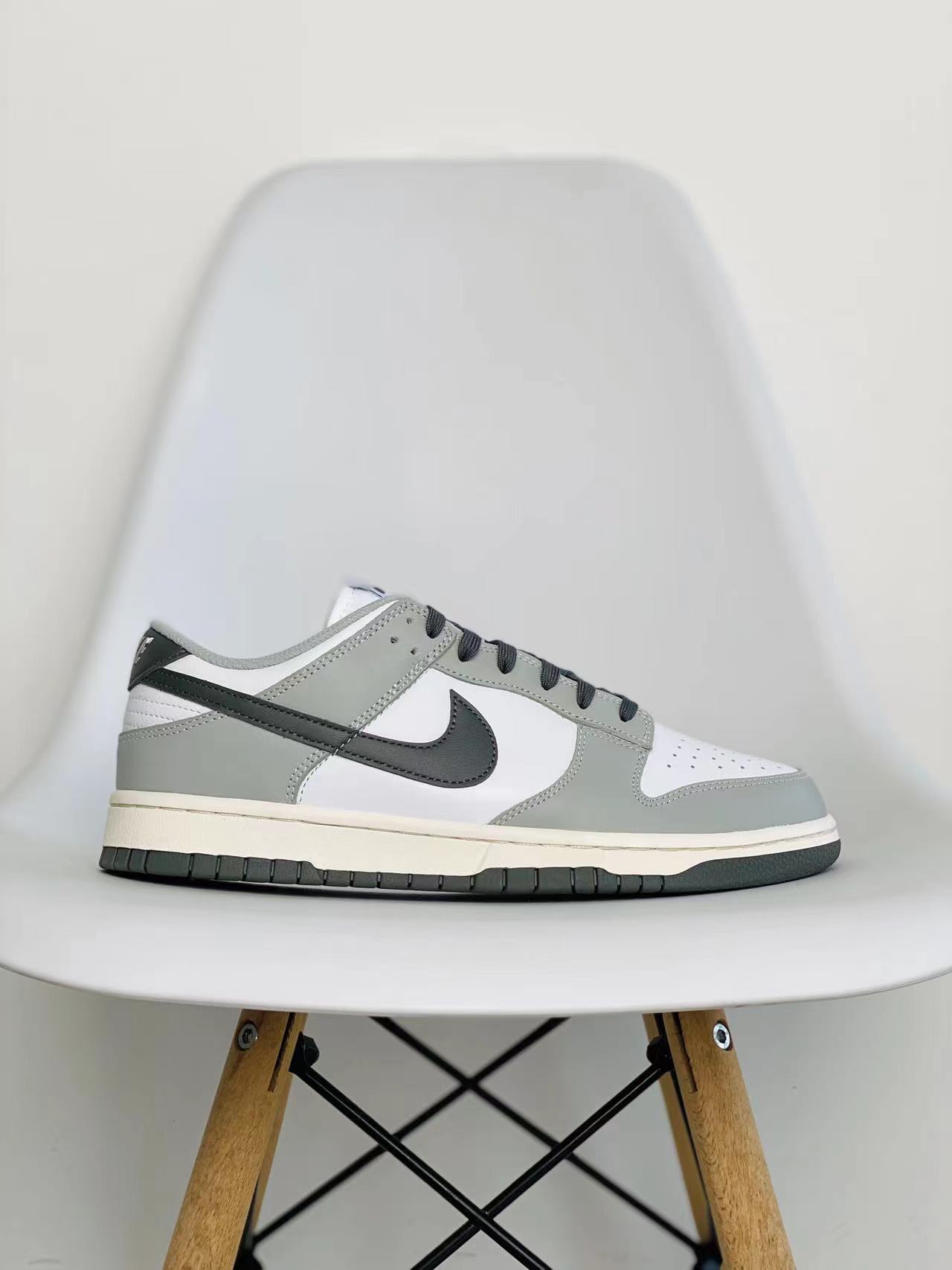 dunk Low Light Smoke Grey 白灰黑 低筒 复古板鞋 休闲鞋 男鞋 女鞋  DD1503-117