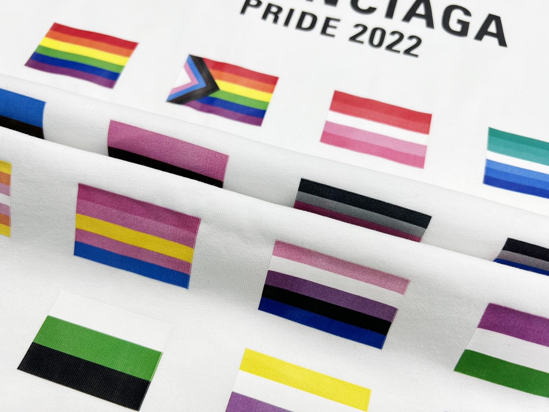 Balenciaga 巴黎世家 FW22 PRIDE 22系列双人像多国国旗印花 Logo 黑色 T 恤 圆领 夏季 男女同款
