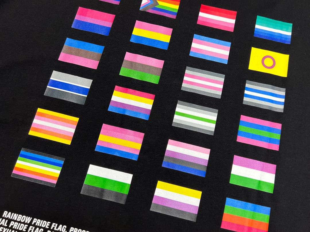 Balenciaga 巴黎世家 FW22 PRIDE 22系列双人像多国国旗印花 Logo 黑色 T 恤 圆领 夏季 男女同款