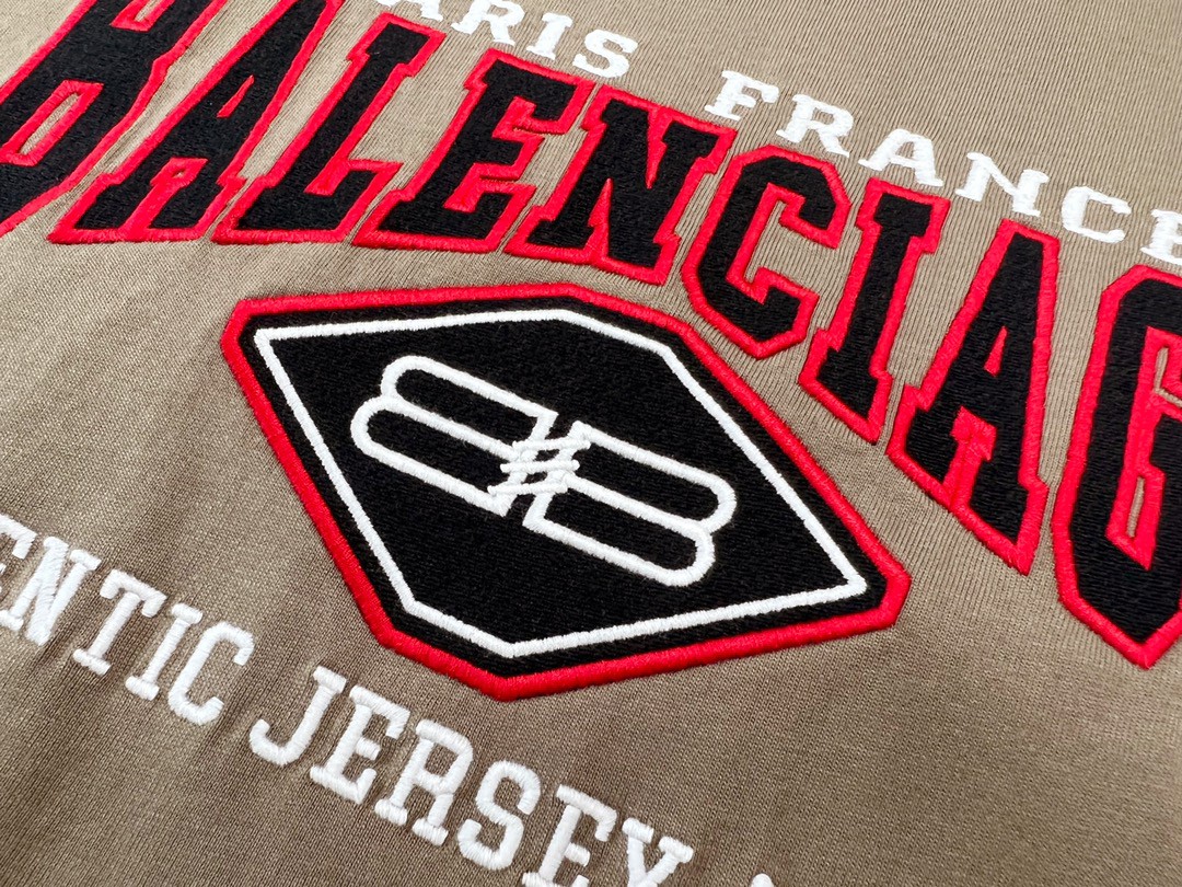 Balenciaga 巴黎世家 双B字母刺绣logo 蝙蝠侠 做旧水洗短袖 银灰白 T 恤 圆领 夏季 男女同款