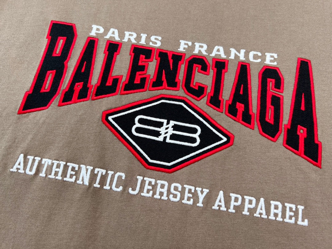 Balenciaga 巴黎世家 双B字母刺绣logo 蝙蝠侠 做旧水洗短袖 银灰白 T 恤 圆领 夏季 男女同款