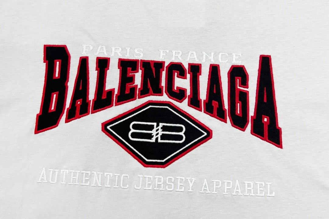 Balenciaga 巴黎世家 双B字母刺绣logo 蝙蝠侠 做旧水洗短袖 银灰白 T 恤 圆领 夏季 男女同款
