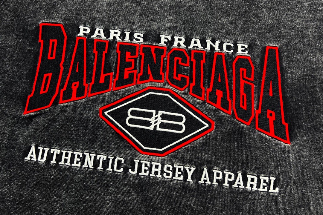 Balenciaga 巴黎世家 双B字母刺绣logo 蝙蝠侠 做旧水洗短袖 黑色 T 恤 圆领 夏季 男女同款