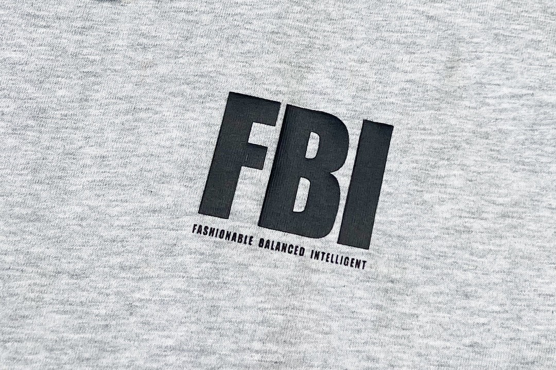 Balenciaga 巴黎世家 闪电字母Metallica摇滚乐队系列 泼墨水洗 破坏撕裂纹印花破洞短袖T恤【全新天花板级别】 圆领 短袖 