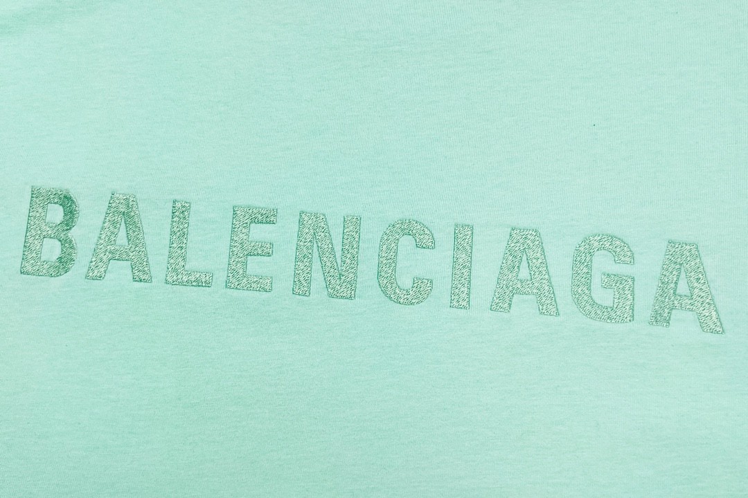 Balenciaga 巴黎世家 闪电字母Metallica摇滚乐队系列 泼墨水洗 破坏撕裂纹印花破洞短袖T恤【全新天花板级别】 圆领 短袖 