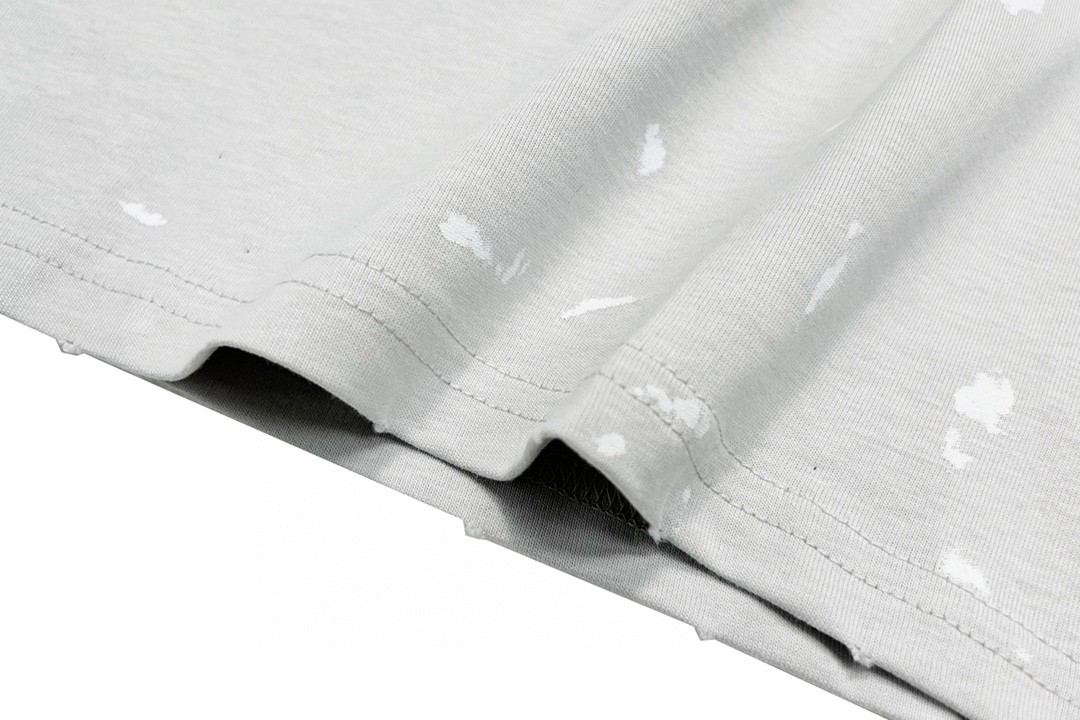 Balenciaga 巴黎世家 闪电字母Metallica摇滚乐队系列 泼墨水洗 破坏撕裂纹印花破洞短袖T恤【全新天花板级别】 圆领 短袖 