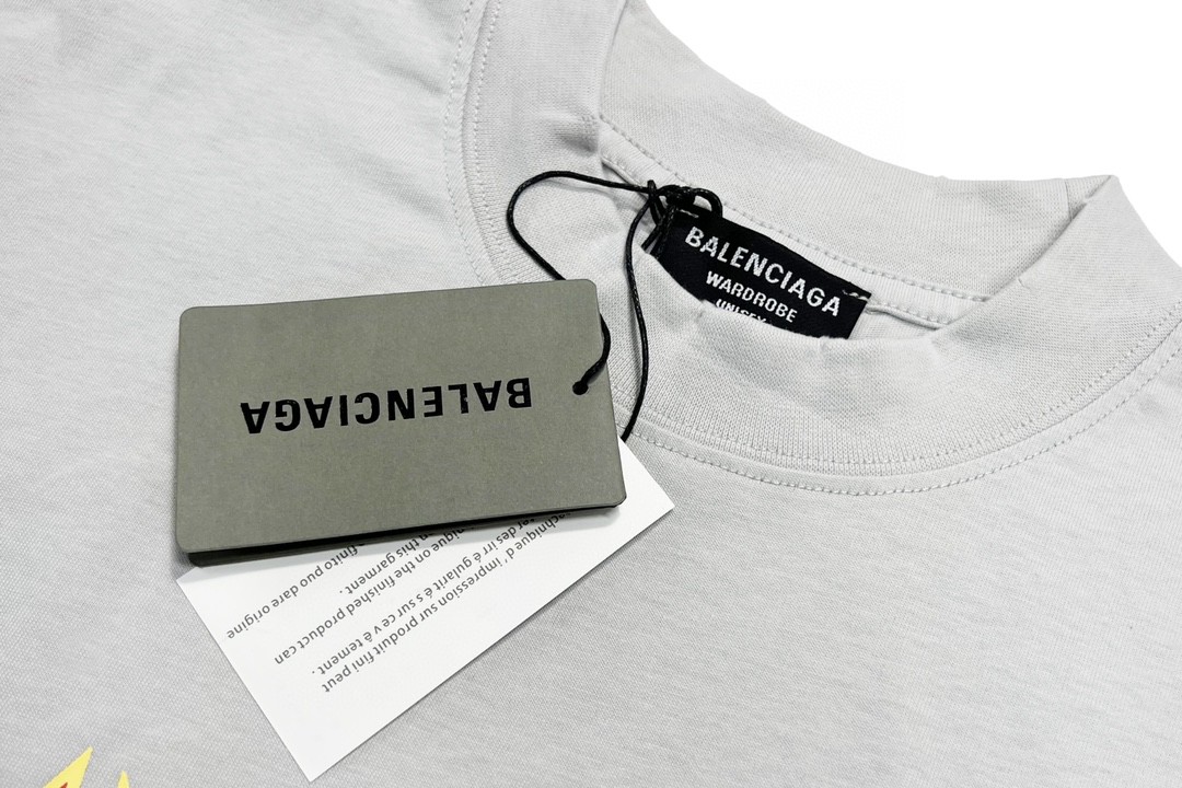 Balenciaga 巴黎世家 闪电字母Metallica摇滚乐队系列 泼墨水洗 破坏撕裂纹印花破洞短袖T恤【全新天花板级别】 圆领 短袖 