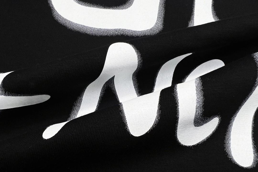 Balenciaga 巴黎世家 字母印花图案破洞圆领 短袖 黑色 T 恤 圆领 夏季 男女同款