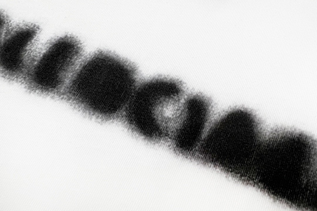 Balenciaga 巴黎世家 字母印花图案破洞圆领 短袖 黑色 T 恤 圆领 夏季 男女同款